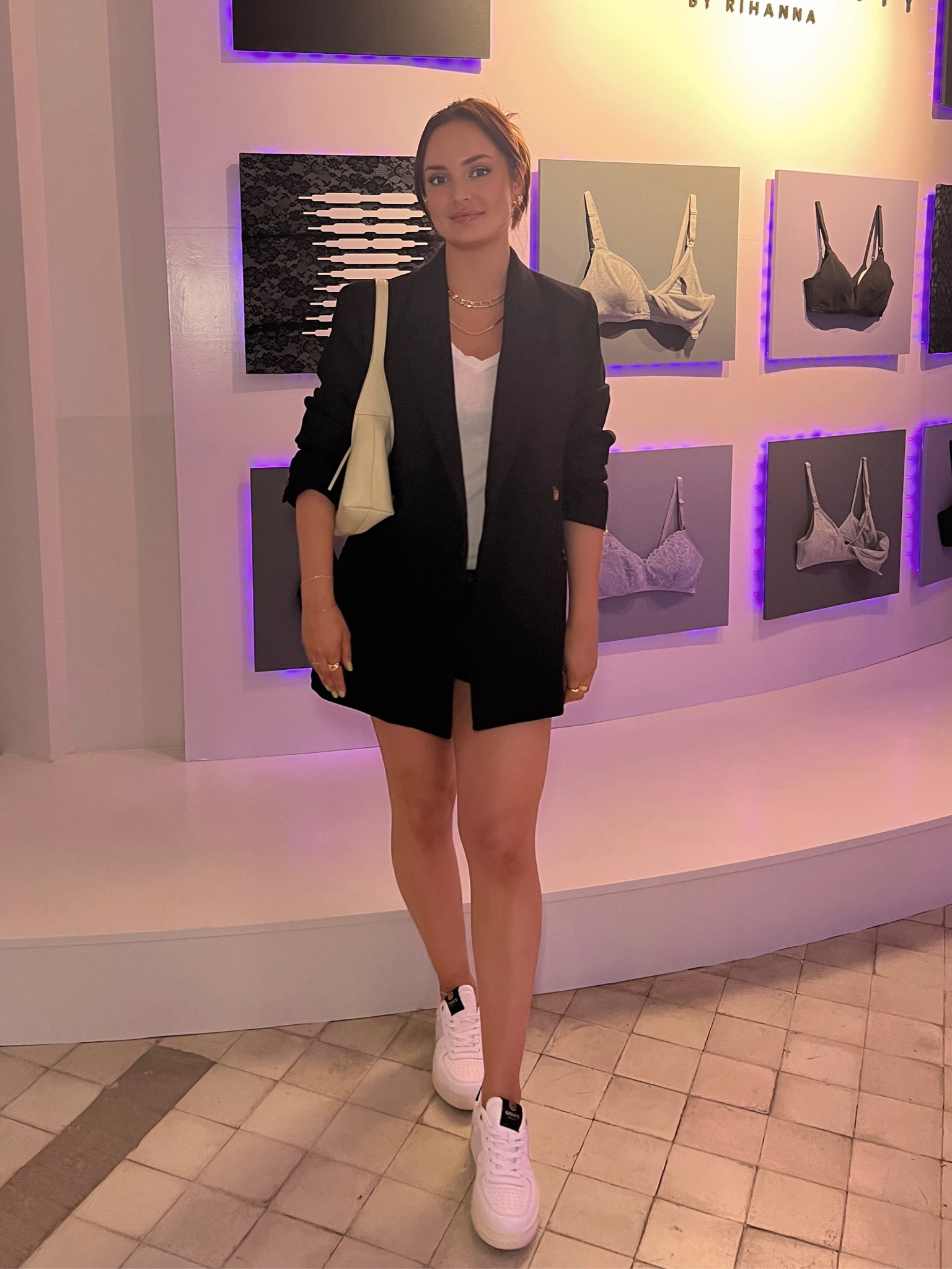 Must have: a structured black blazer! #aninebing #blazer #wardrobebasics

#LTKFind