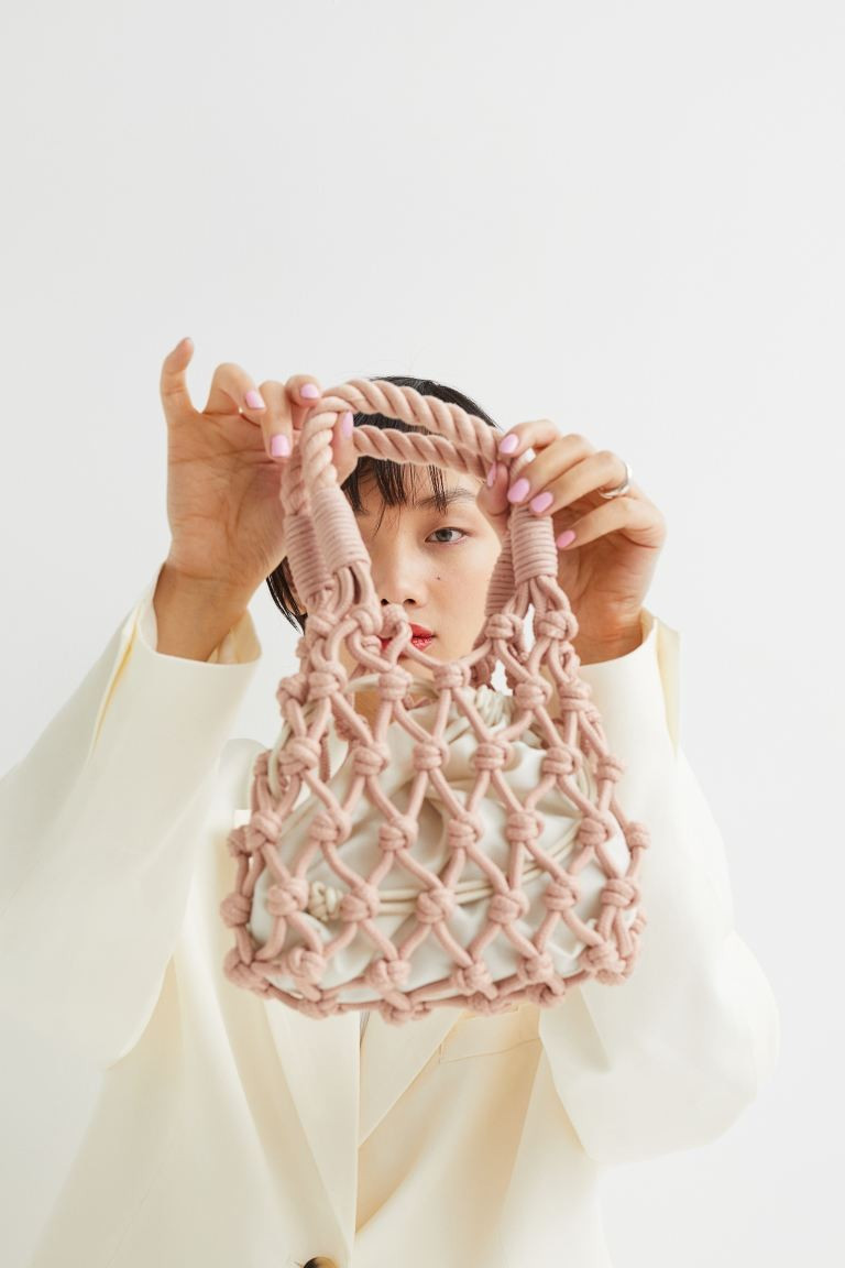 Small string pouch bag | H&M (UK, MY, IN, SG, PH, TW, HK)