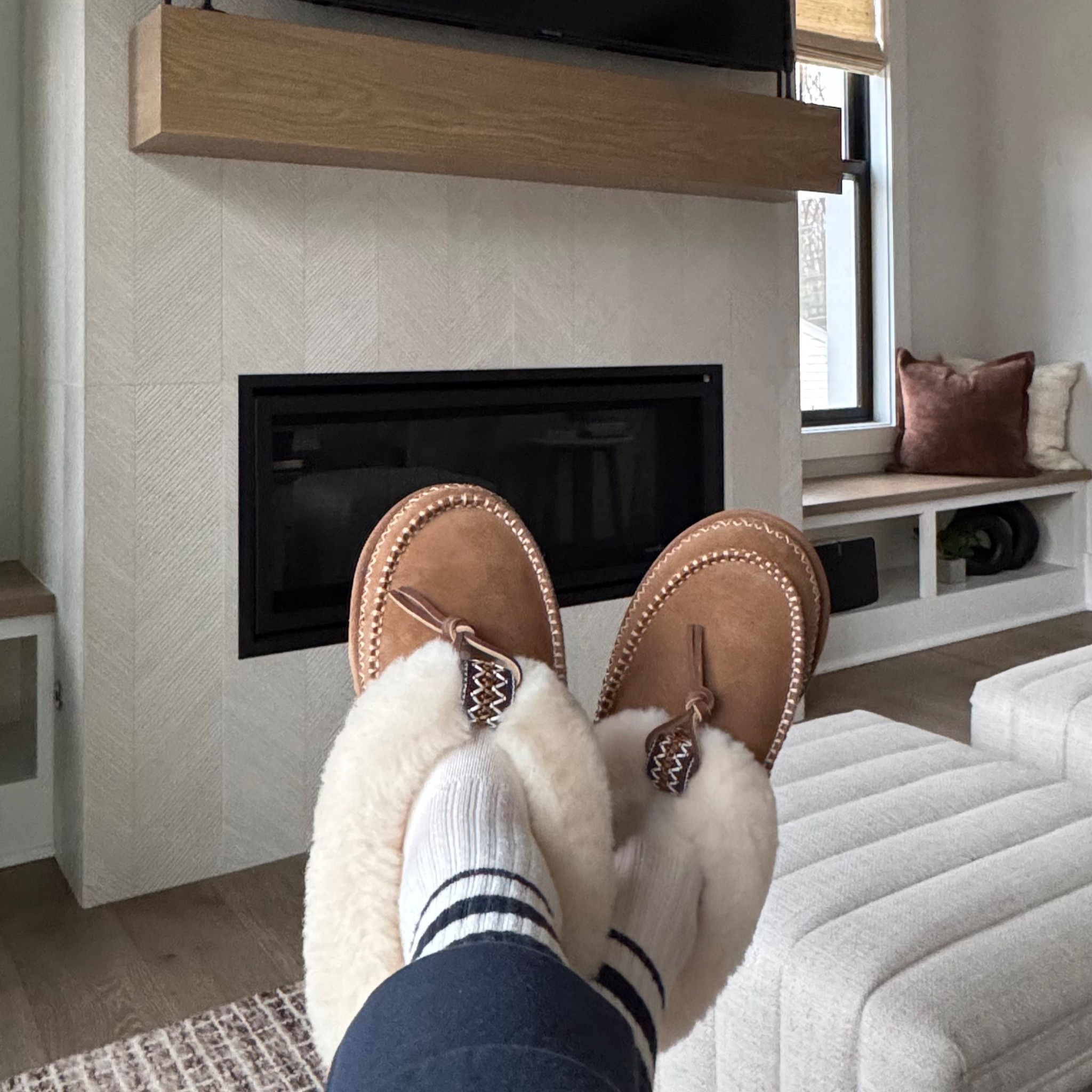 cozy new uggs 

#LTKHome #LTKFindsUnder100