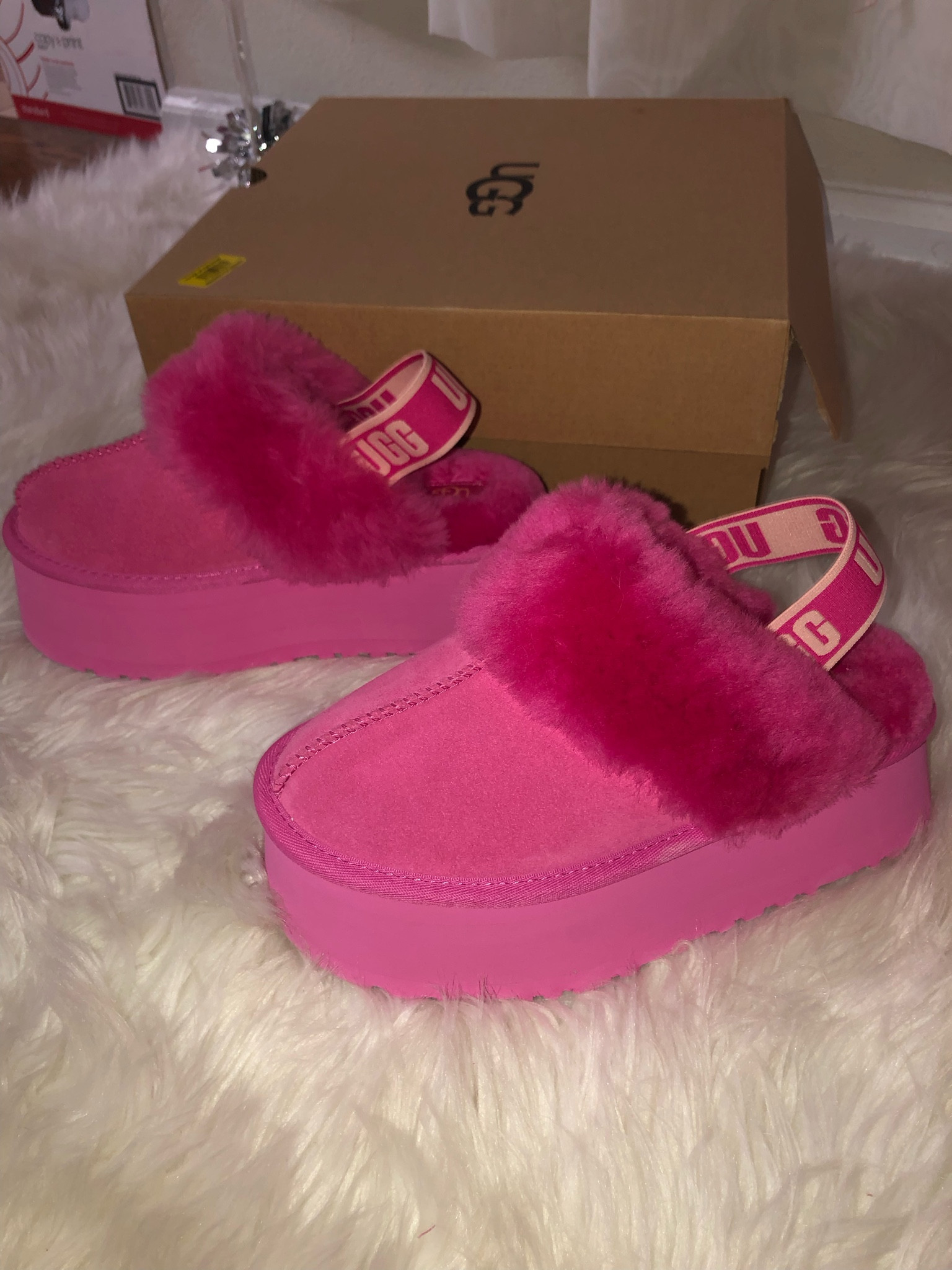 Ugg funkette 2024 suede clogs