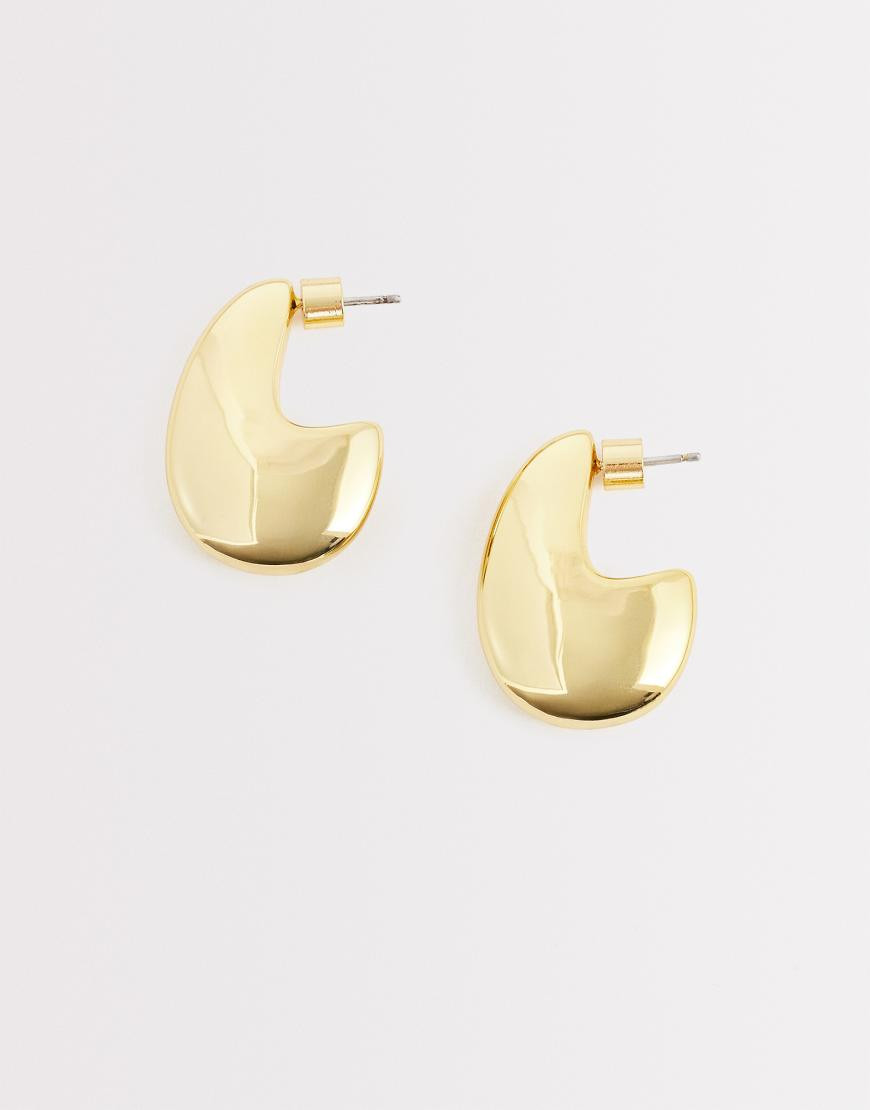 & Other Stories large teardrop curve earrings in gold | ASOS (Global)