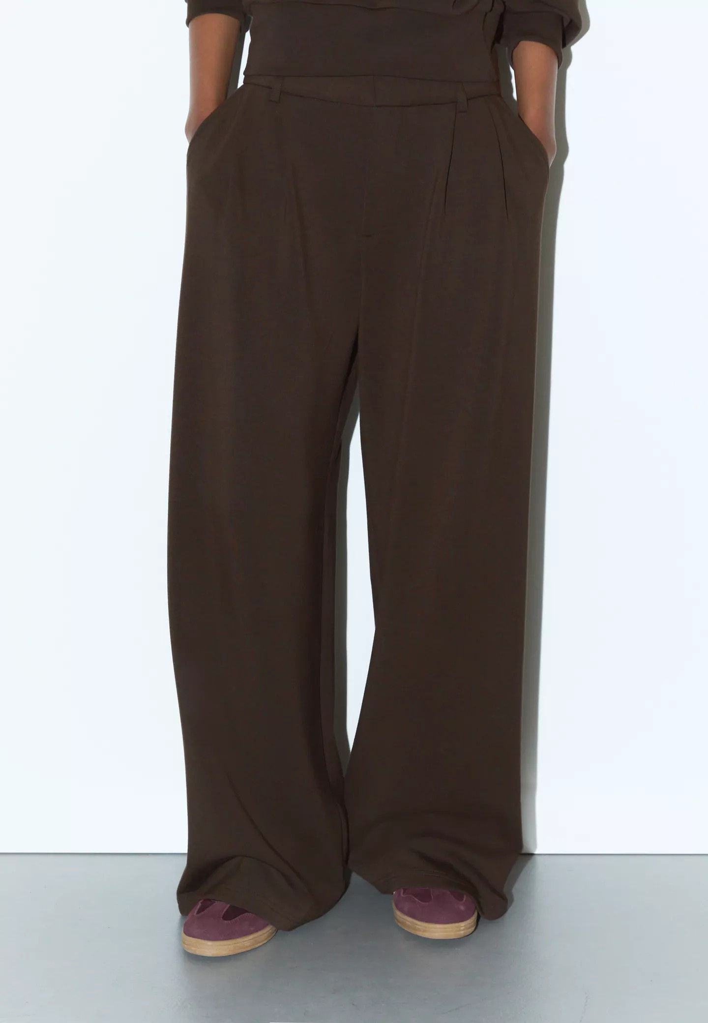 Soft-touch dress trousers - Women's fashion | Stradivarius United Kingdom | Stradivarius (UK)
