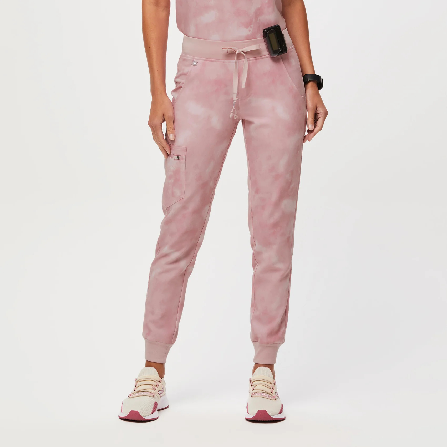 Women's Zamora™ Jogger Scrub Pants - Marbled Rose · FIGS | FIGS