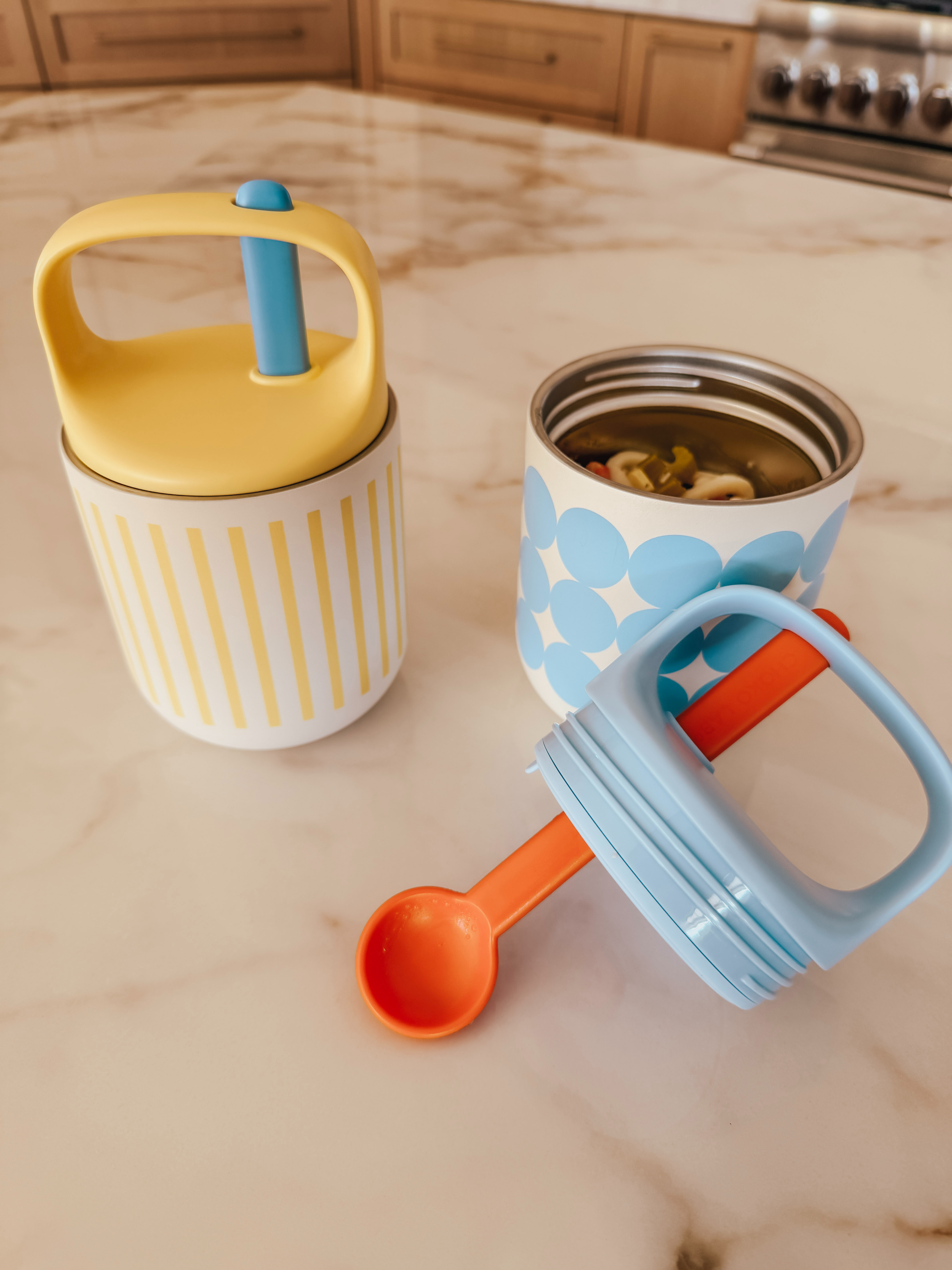 This 15 oz insulated food jar is a lunch-packing dream! 🥣✨ The wide-mouth, leak-proof design is perfect for soups, yogurt, smoothie bowls, pasta, and more. Stainless steel and vacuum insulated, it helps keep hot foods hot and cold foods chilled, making it an easy everyday lunch essential. 

 #LTKfoodie #LTKHome #LTKKids
