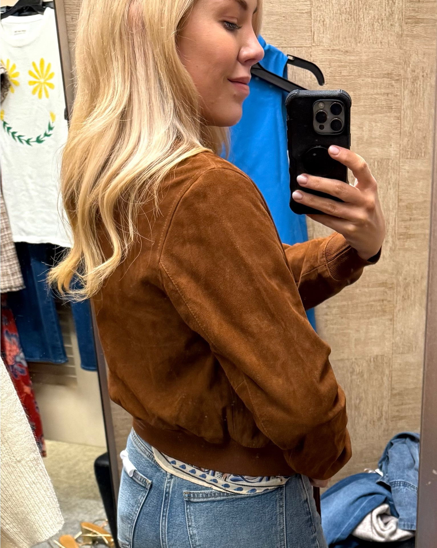 Cutest suede jacket
Jacket 
Jeans 
Boots 