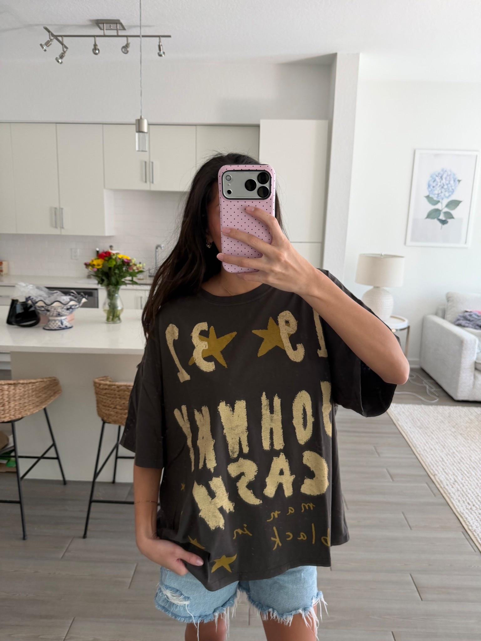 perfect oversize tee!!! wearing a size small