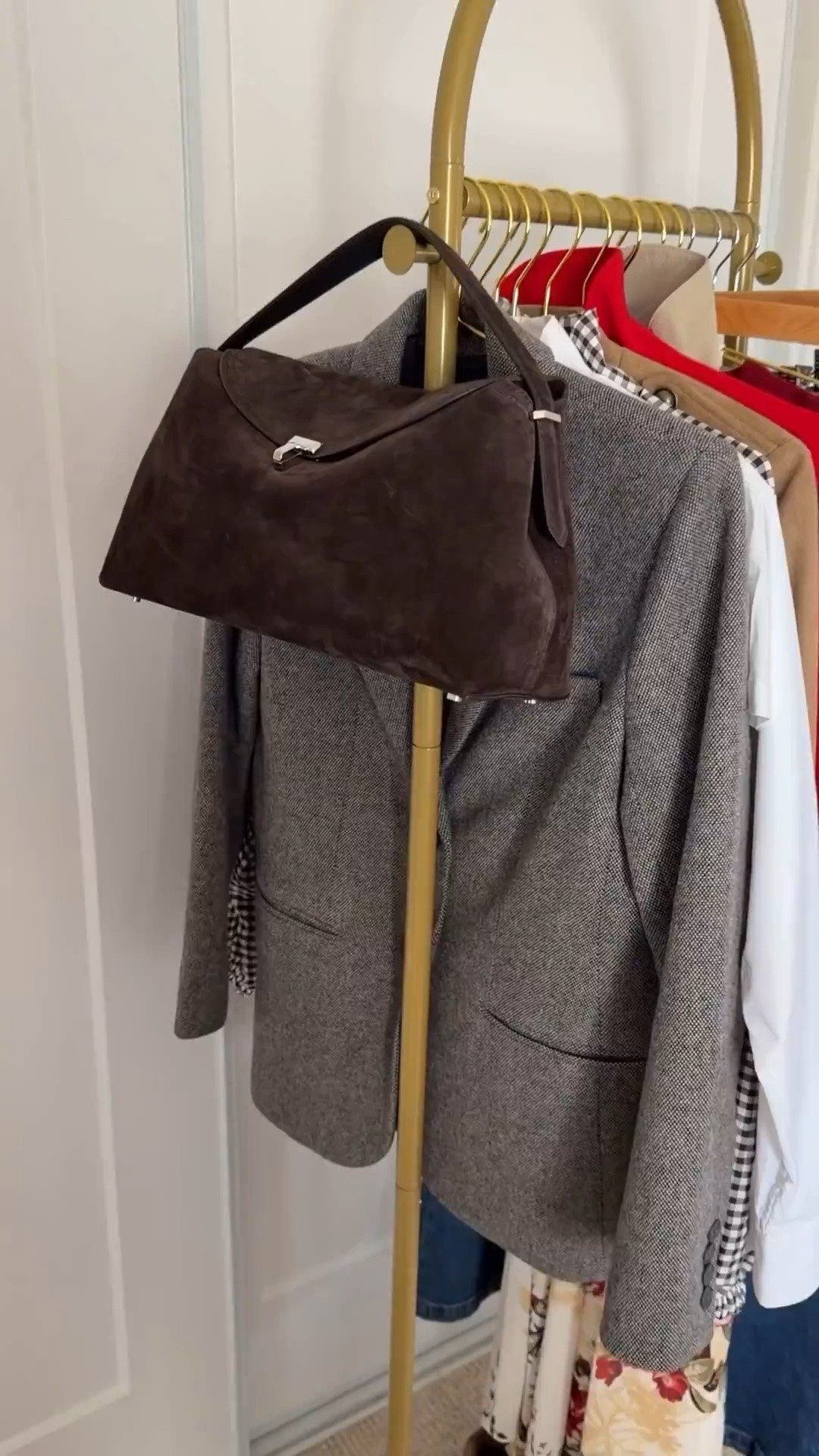 18 items for the perfect pre-fall capsule wardrobe 🤎🍂 These are the versatile pieces I would choose to transition your wardrobe from summer into fall without buying an entirely new closet.

Think lightweight jackets, elevated basics, great denim, tailored pants, transitional shoes and accessories you can mix and match now and continue wearing throughout fall.

The goal: fewer pieces, more outfits, and a wardrobe that always feels chic and put together.

Pre fall capsule wardrobe | fall capsule wardrobe | fall wardrobe essentials | fall fashion essentials | transitional outfits | fall basics | capsule wardrobe over 40 | capsule wardrobe over 50 | classic wardrobe essentials | elevated basics | quiet luxury wardrobe | fall outfit ideas | women’s fall fashion | timeless fall style

#FallCapsuleWardrobe #PreFallStyle #FallFashion #LTKStyle

#LTKgrwm #LTKootd #LTKOver40
