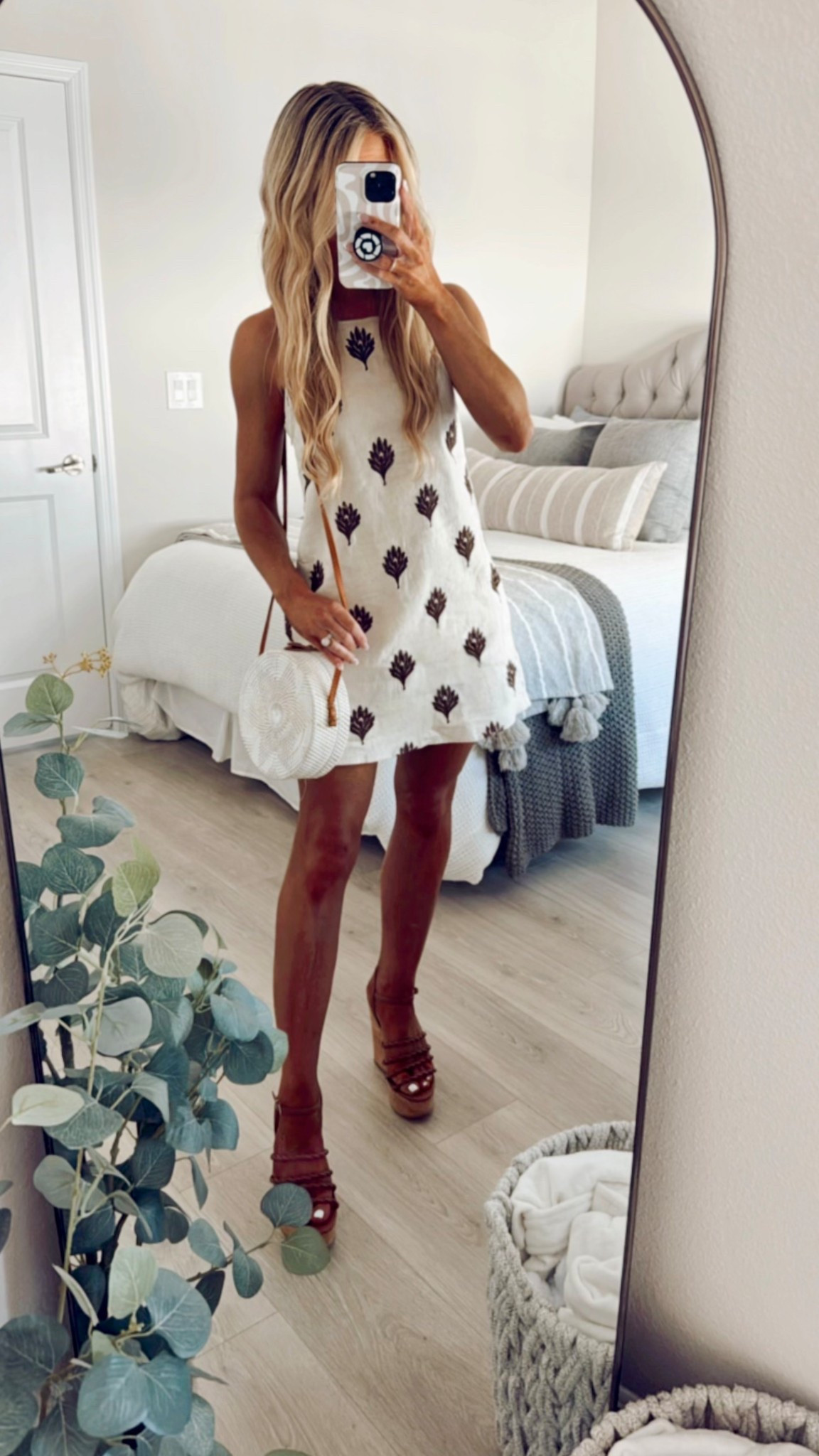 30% OFF SPRING DRESS!

This linen mini dress is perfect for all the spring + summer occasions- vacation,
Easter, Mother's Day, brunch, events, showers...

I'm wearing an XS Petite in this day dress. The short dress from Abercrombie has an open back.

#LTKSeasonal #LTKSaleAlert #LTKStyleTip