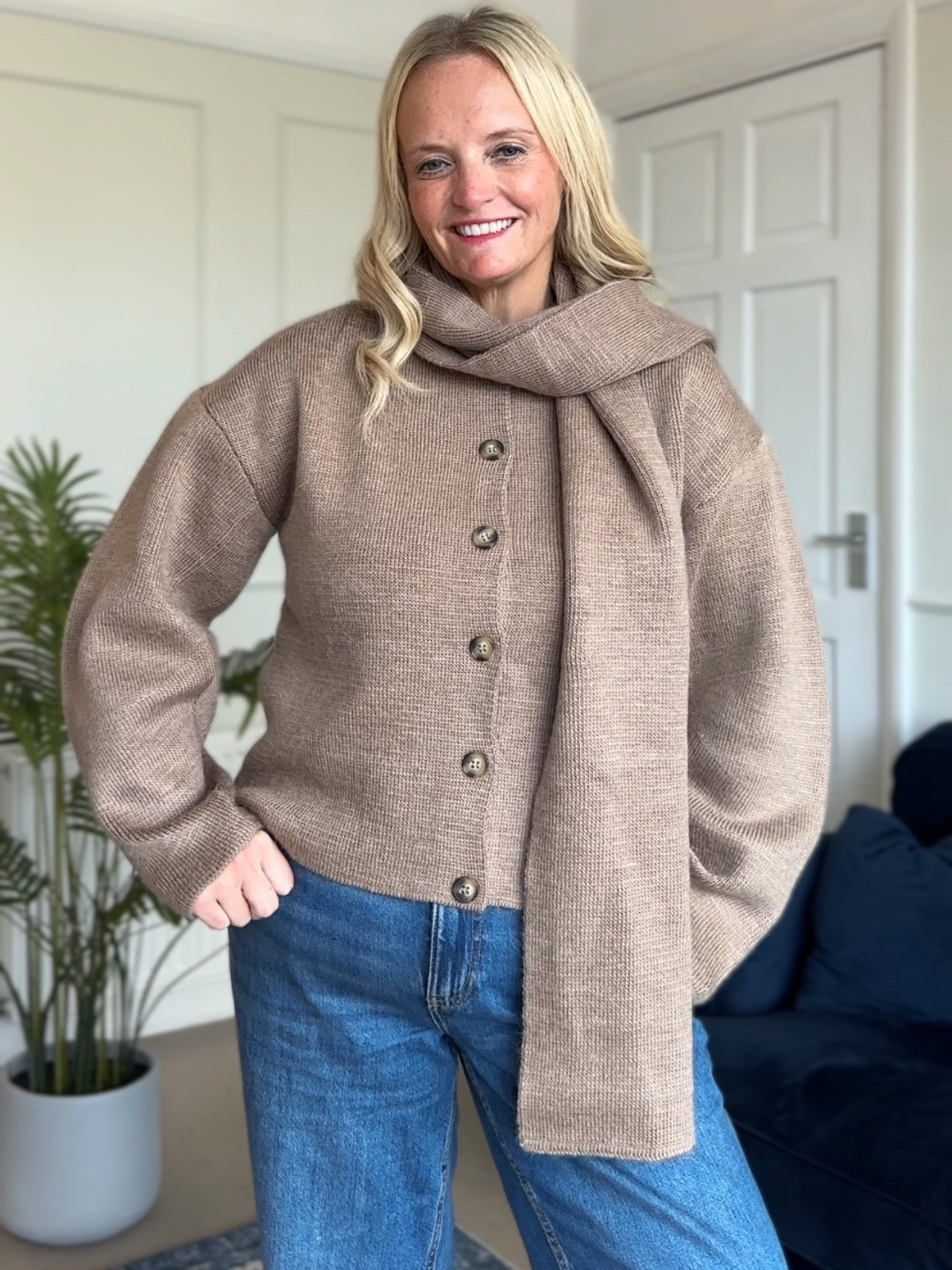 I bought something in @riverisland for the first time in about 20 years! 
Kind of had in my head it was just for the young folks so never really venture in there - but spotted this scarf cardigan in the Brighton store and tried it on and loved it! 
The jeans are the Adalae ones from the petite range at @newlook - again I’ll pop a link on stories. I wear a size 12 petite (which are 28 inches). 

#LTKuk #LTKpetite #LTKautumn