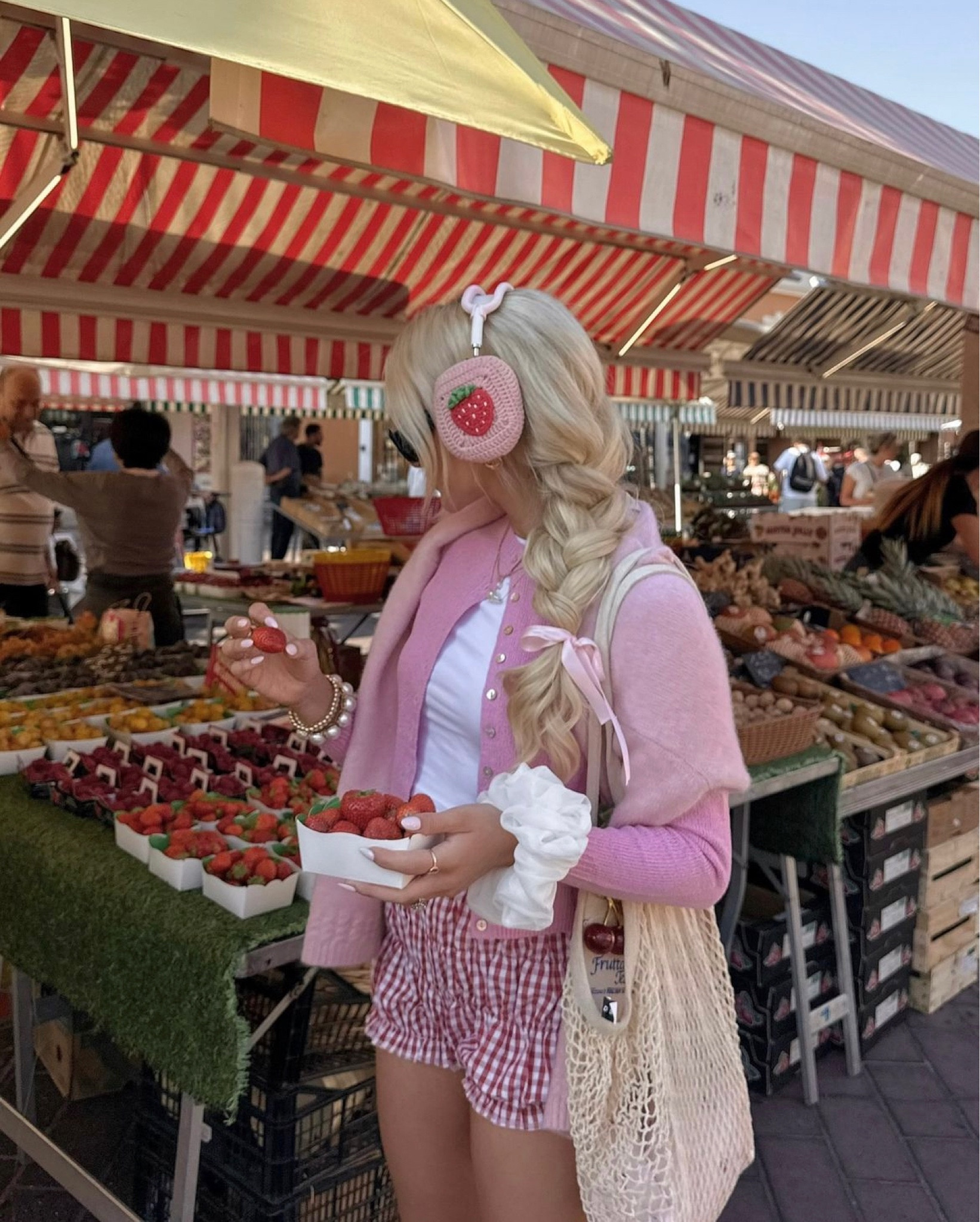 fall market 🍓🧺

casual outfit, casual fall outfit, feminine fall style, lightweight cardigan, fall trends

#LTKTravel #LTKSeasonal #LTKStyleTip