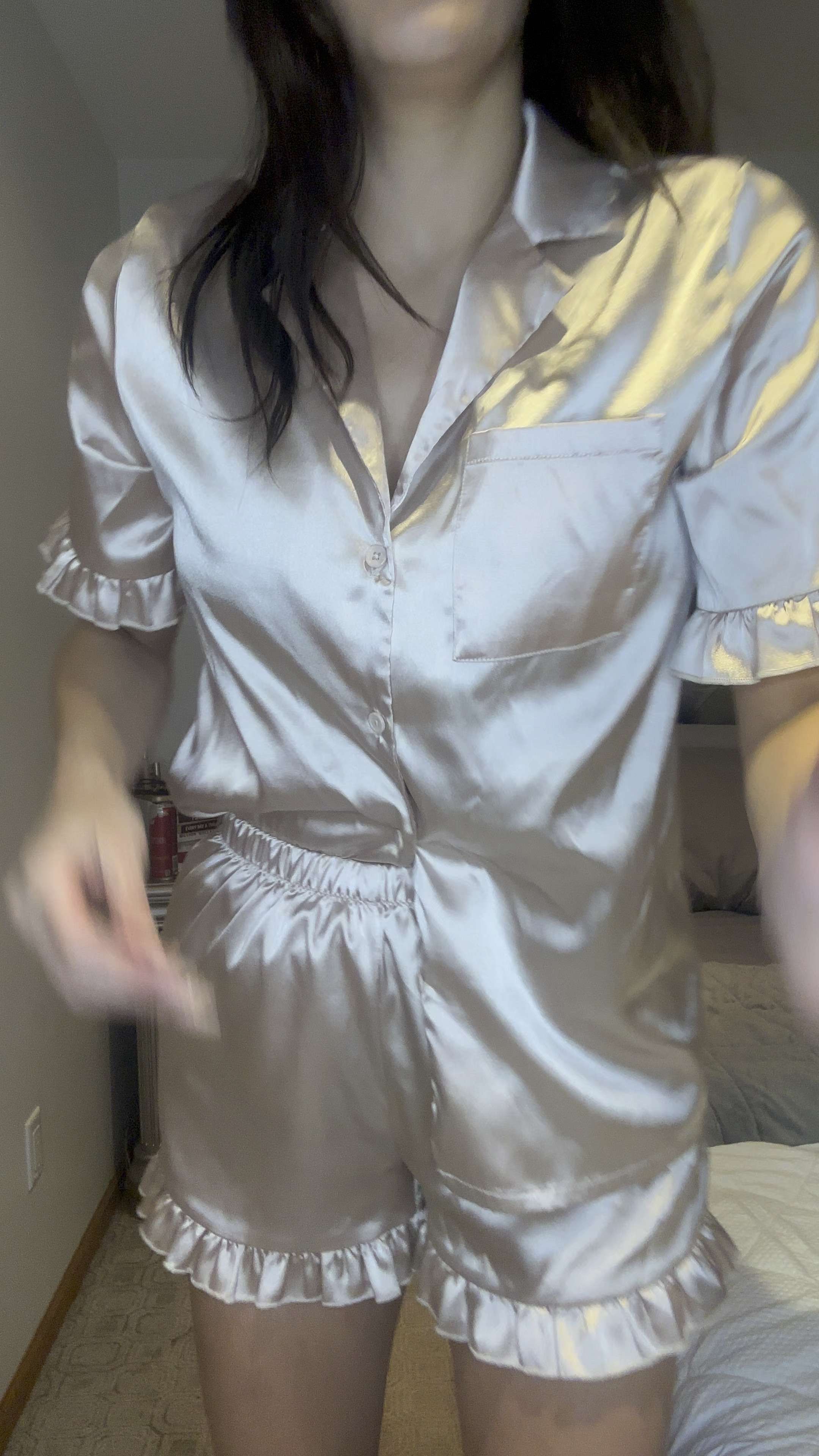 Ekouaer Women's Silk Satin Ruffled Pajamas Sets Button Down Pj Set Sleepwear S-XXL


#womenspajamas #pjs #pj #silkpajamas #silkpjs #giftideaforher

#LTKVideo #LTKGiftGuide #LTKhome