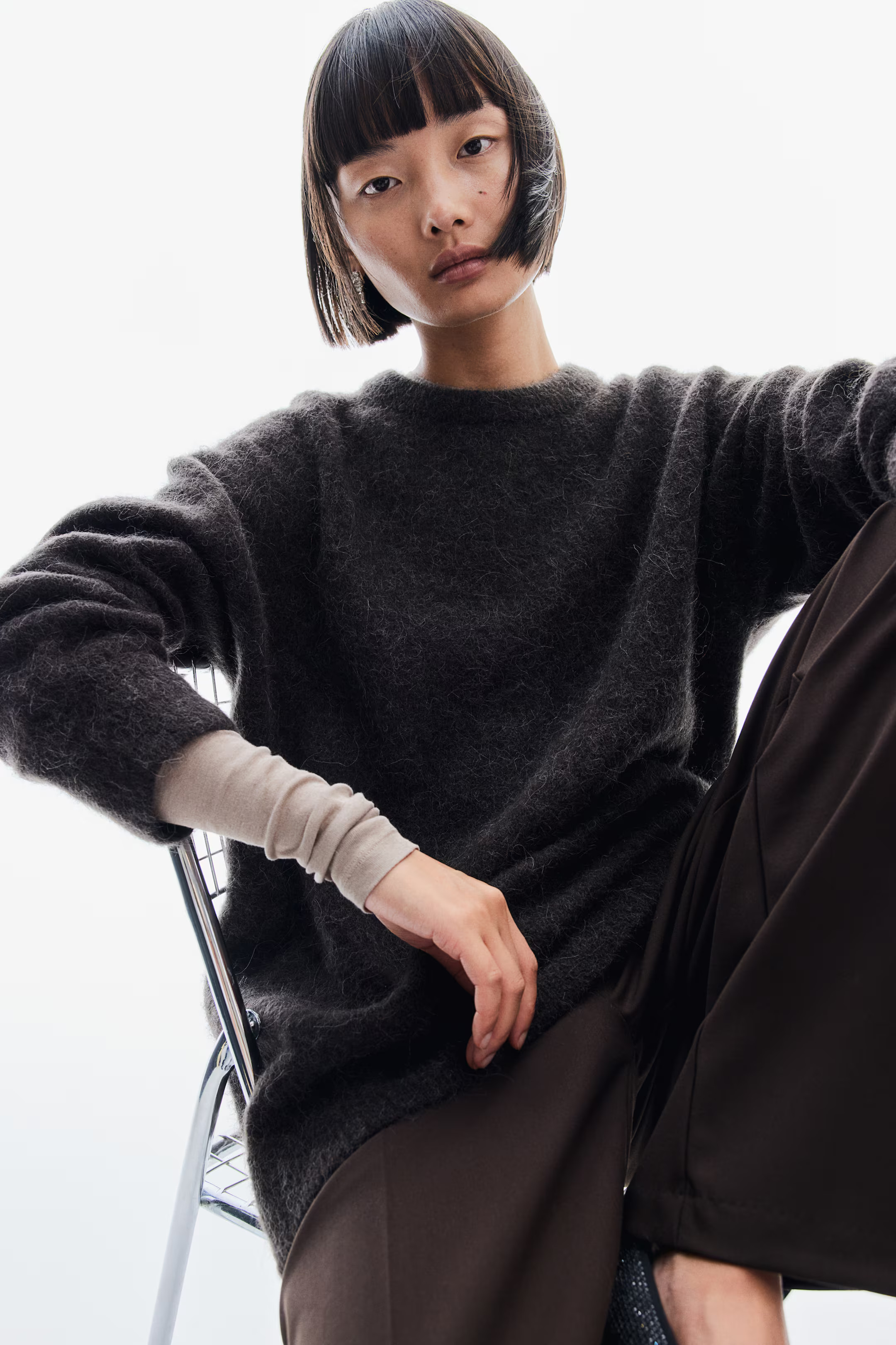 Oversized alpaca-blend jumper - Round neck - Long sleeve - Dark brown - Ladies | H&M GB | H&M (UK, MY, IN, SG, PH, TW, HK)
