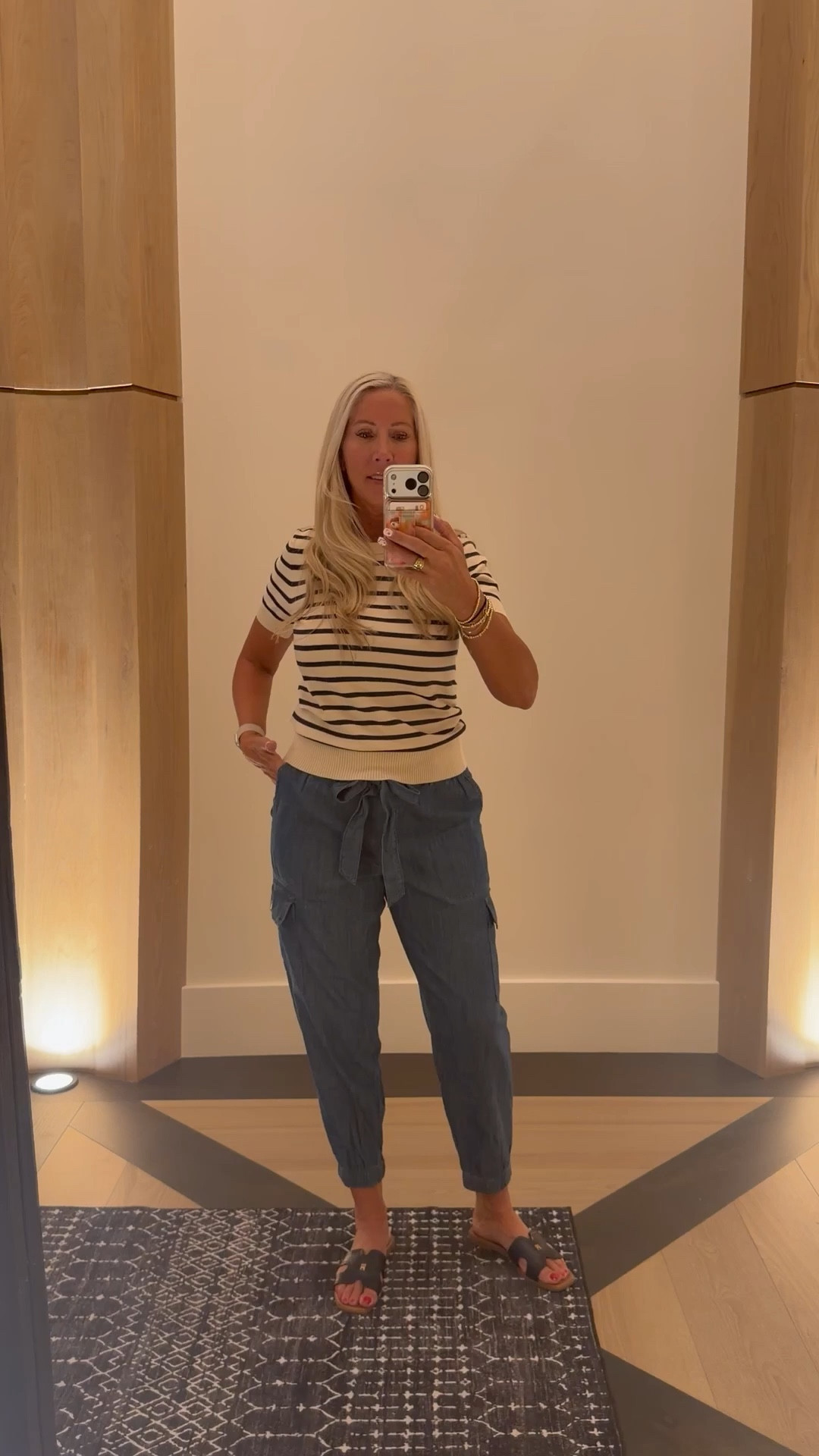 Effortless, but elevated 💙
These belted joggers paired with a striped short sleeve sweater give that polished, put-together look without sacrificing comfort
Finished with my Tommy Hilfiger slides for an easy, refined everyday outfit

#LTKootd #LTKmomlife