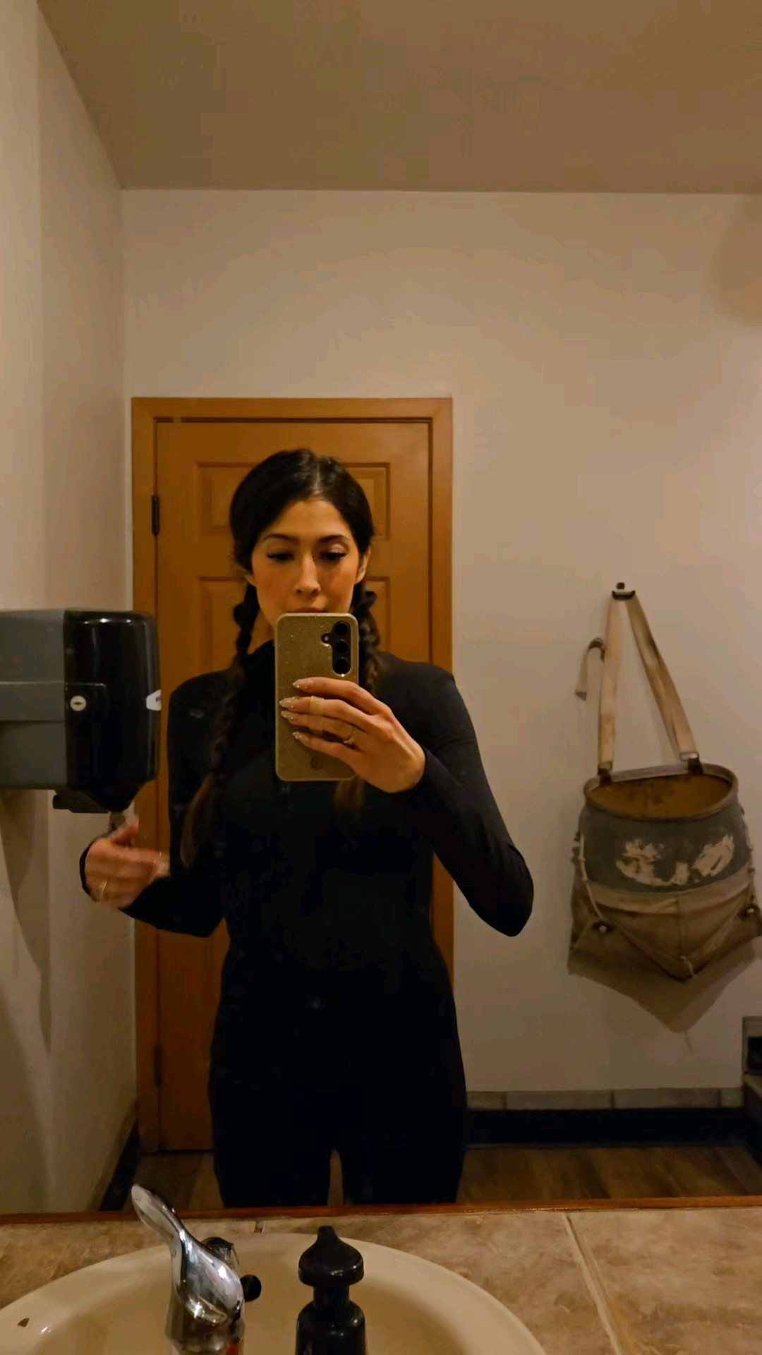 This kept me so warm!

#LTKSeasonal #LTKFindsUnder50 #LTKActive