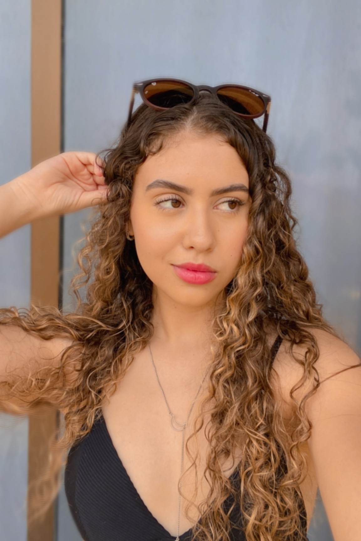 Eu amo um dia de sol, e nada melhor pra compor o look do que um óculos de sol bem estiloso…
Acessórios fazem toda diferença!
✨☀️🌴

#LTKtravel #LTKswim #LTKbrasil