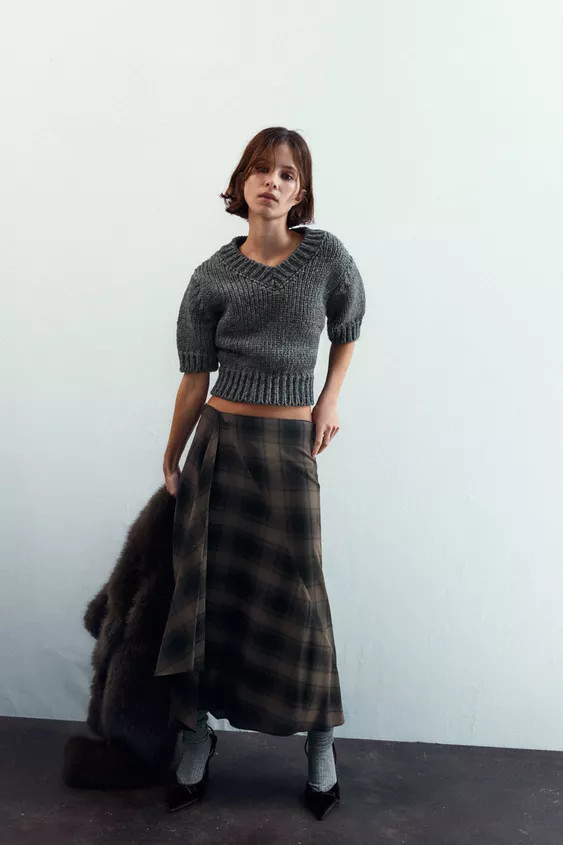 CROPPED KNIT V-NECK SWEATER | Zara Canada