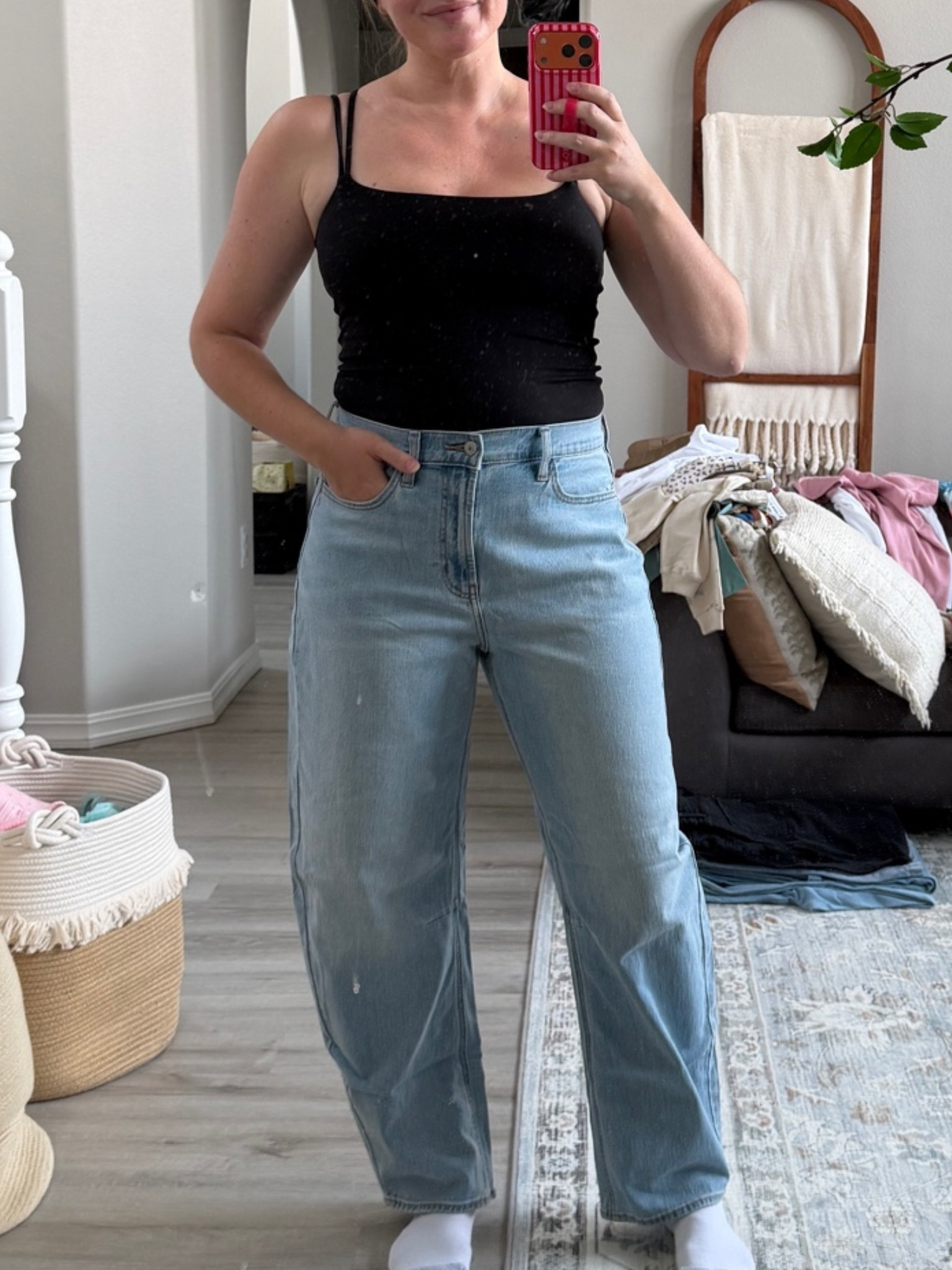 Old navy barrel jeans

#LTKootd