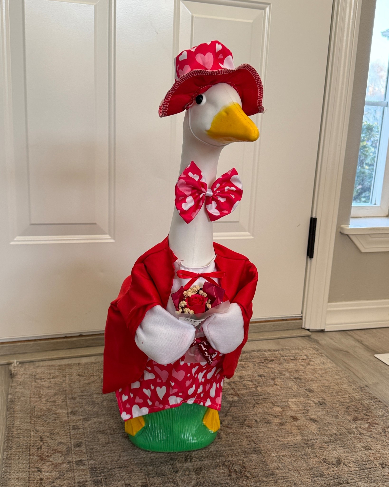 Valentine’s porch goose outfit 😍


#LTKHome #LTKValentine