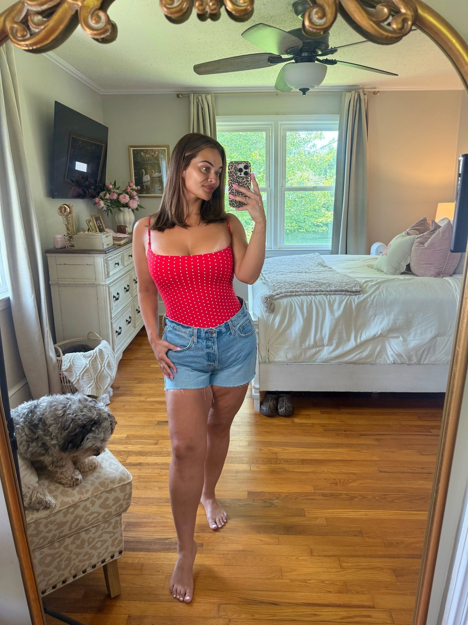 Wearing a size large in the bodysuit and a 10 in the shorts! You can def size down one in these shorts 🤩