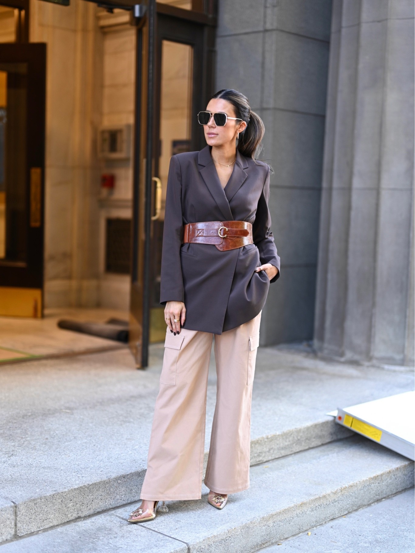 Christine Andrew x The Drop collection with Amazon Fashion ✨

Sizing:
Blazer- small
Pants- small

Fall style; fall fashion; amazon fashion; fall outfit; workwear; oversized blazer; trousers; Christine Andrew 

#LTKSeasonal #LTKstyletip #LTKworkwear