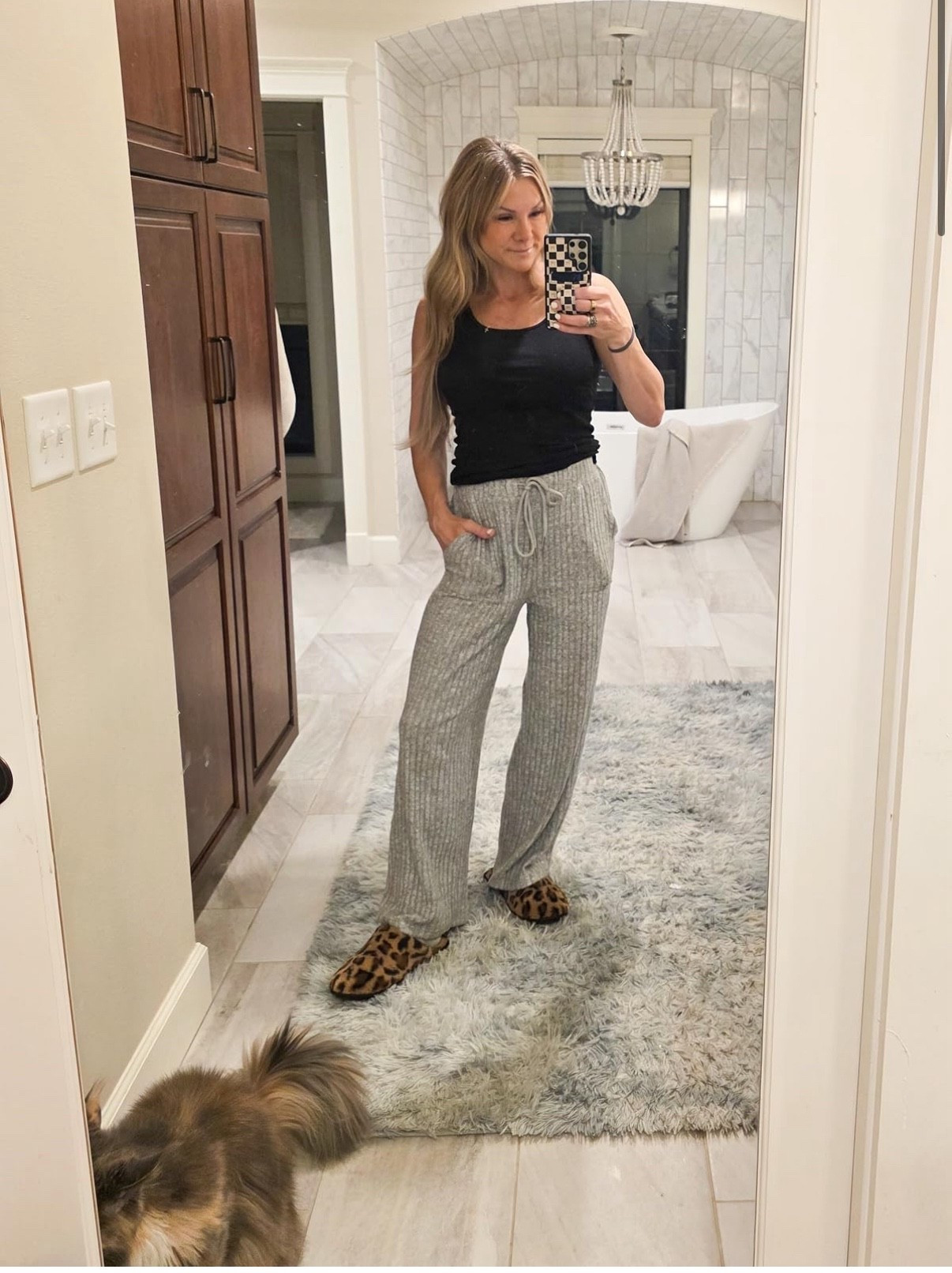 Tank and sweatpants

#LTKStyleTip