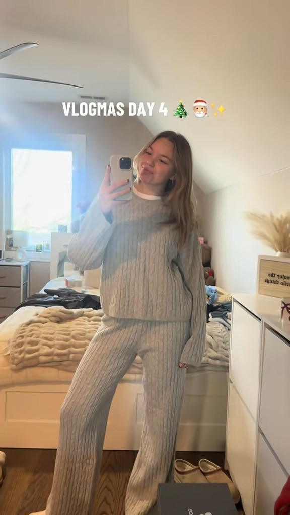 ootds from vlogmas day 4 🫶🏼🎄

#LTKStyleTip #LTKHoliday