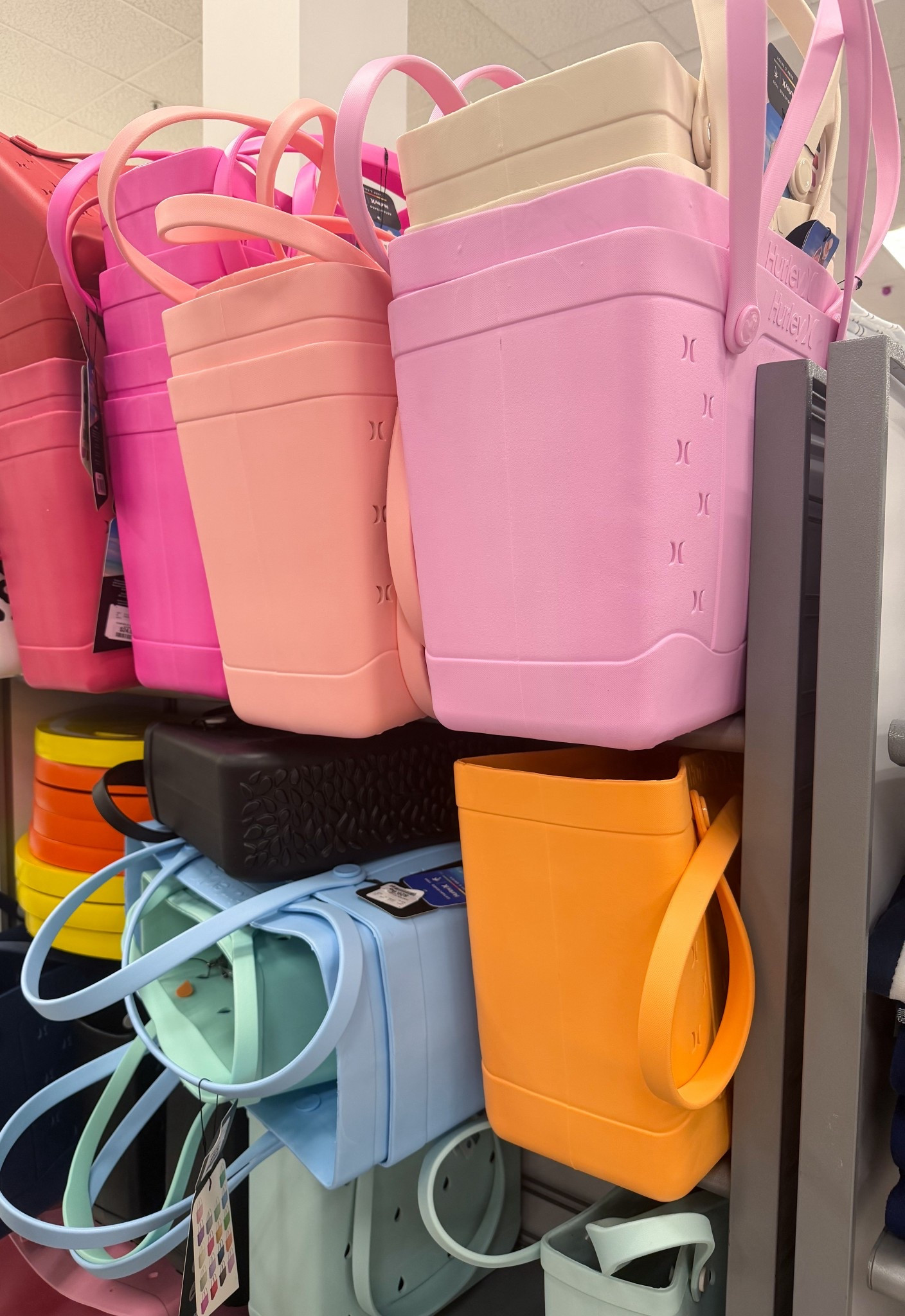 Bogg bag for less!

TjMaxx find
Beach bag
Pool bag
Hurley eva waterproof pool beach tote bag  
Marshalls haul 
TjMaxx haul

#LTKSwim #LTKTravel