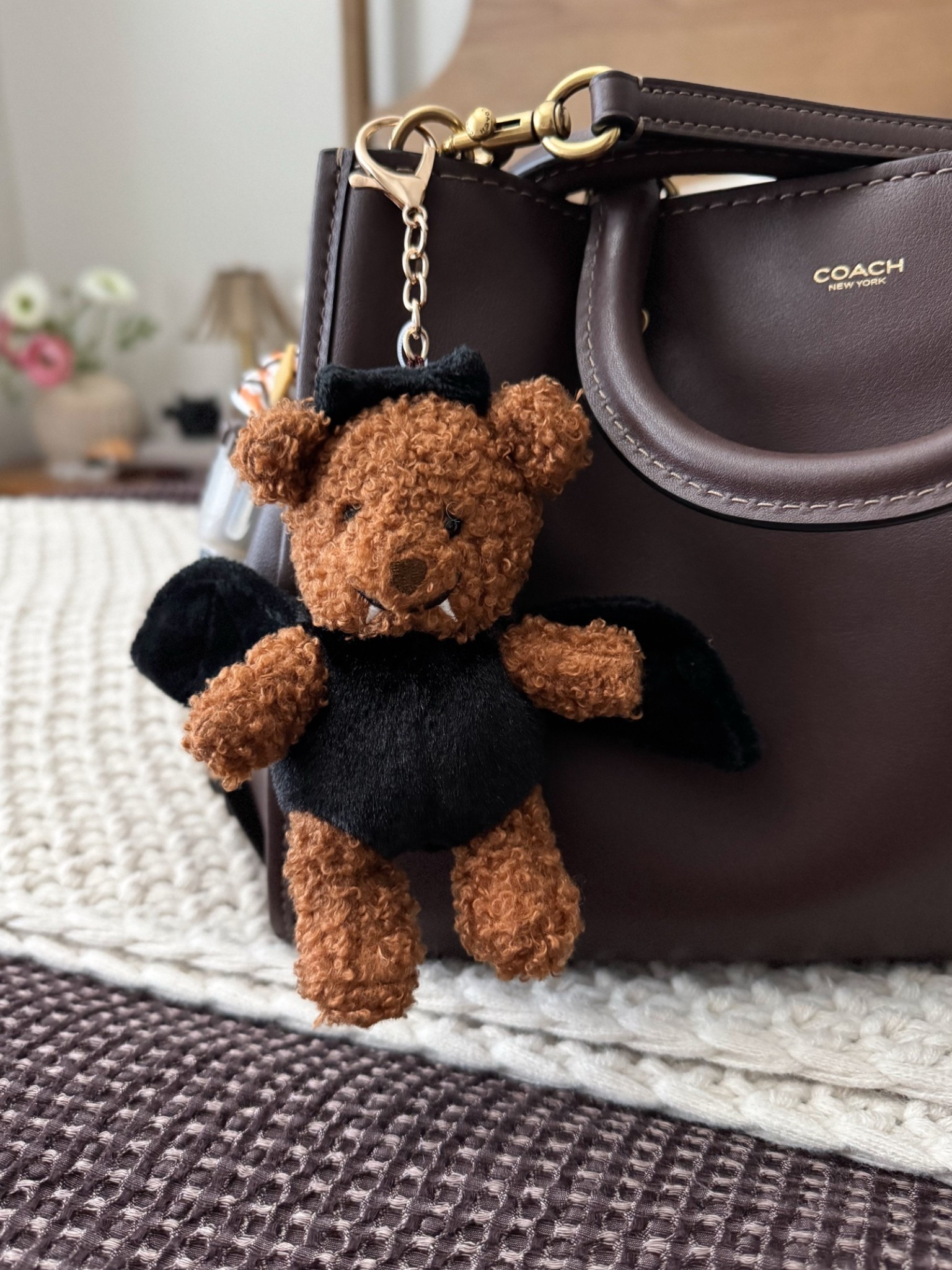 Love this bag charm🖤

target finds, target style

#LTKHome #LTKSaleAlert #LTKootd