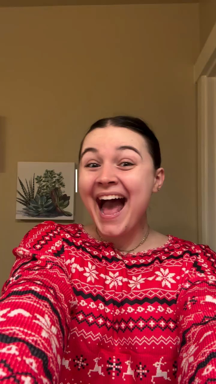 Last minute christmas shopping coming at you in day 22!

I’m back in my hometown and getting last minute gifts snatched up at my fave local haunts. Included is the best @johnsonsmokehouse and goofin around with family! There is really nothing better than errands in a small rainy town 🥰

#lastminuteshopping #christmasshopping #vlogmas #vlogmas2024 #dayinmylife #smalltownvlog #smalltownlife

#LTKBeauty #LTKHoliday #LTKSeasonal