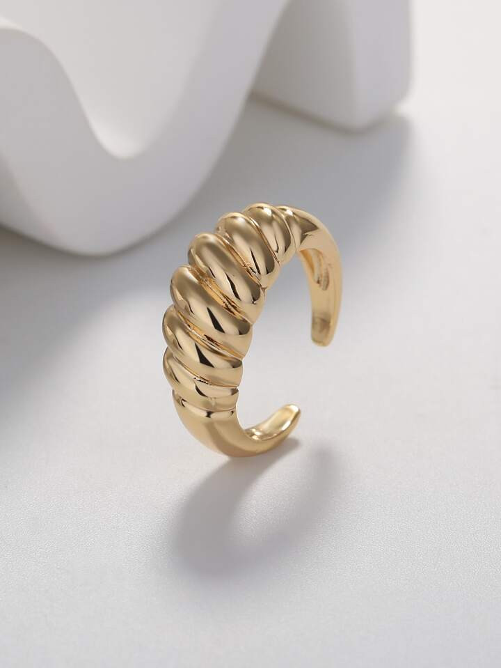 1 Piece Unique and Fashion Twisted Shape Cubic Zirconia Stone Ring for Women. | SHEIN