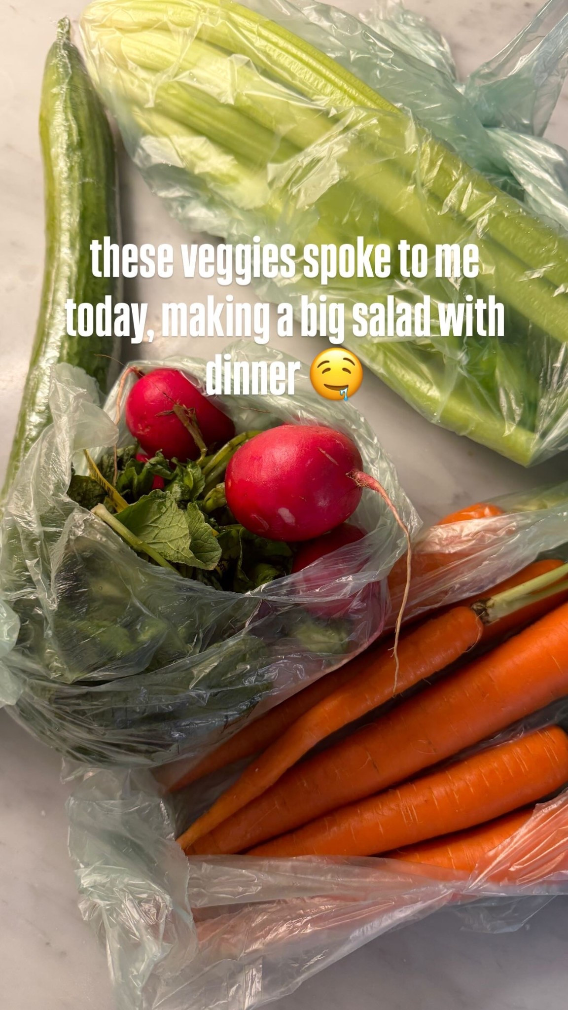 these veggies spoke to me today, making a big salad with dinner 🤤