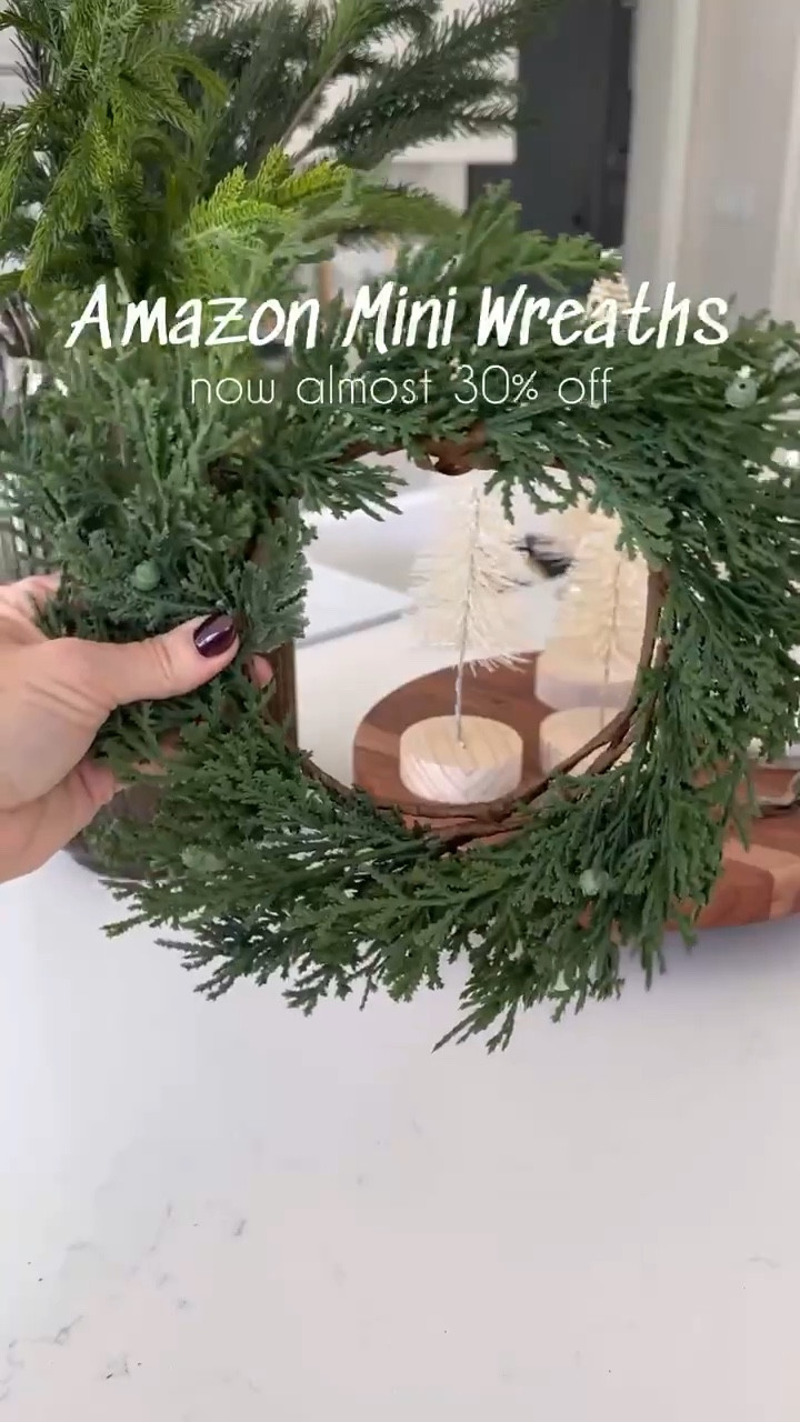 Cutest mini wreaths for your kitchen stools!! Snag them on sale now! #LTKHoliday (10/21)

#LTKVideo #LTKHome #LTKSeasonal