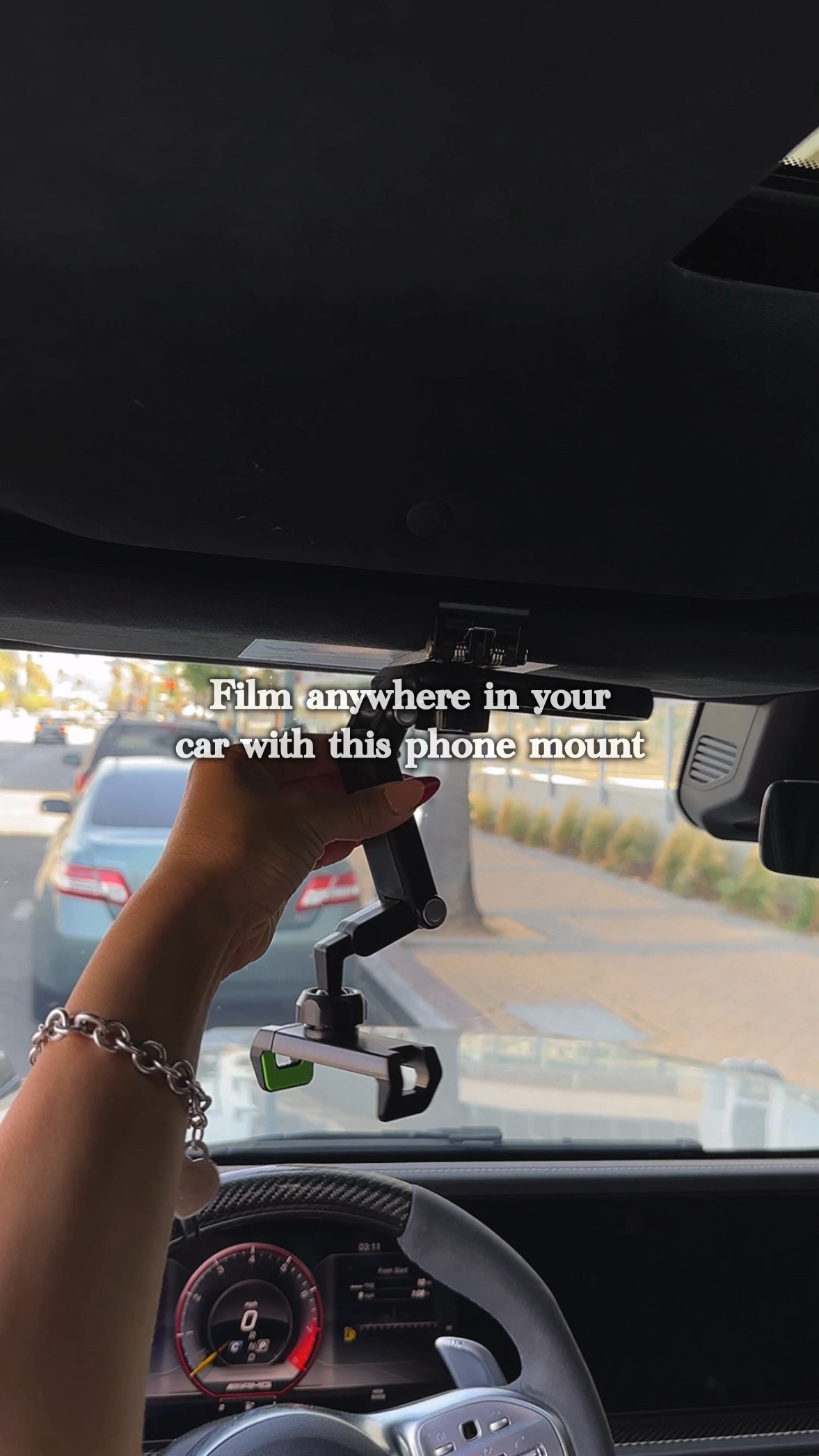 Film anywhere in your car with this phone mount 🤳🏼

#caraccesories #phoneholder #phonemount 
