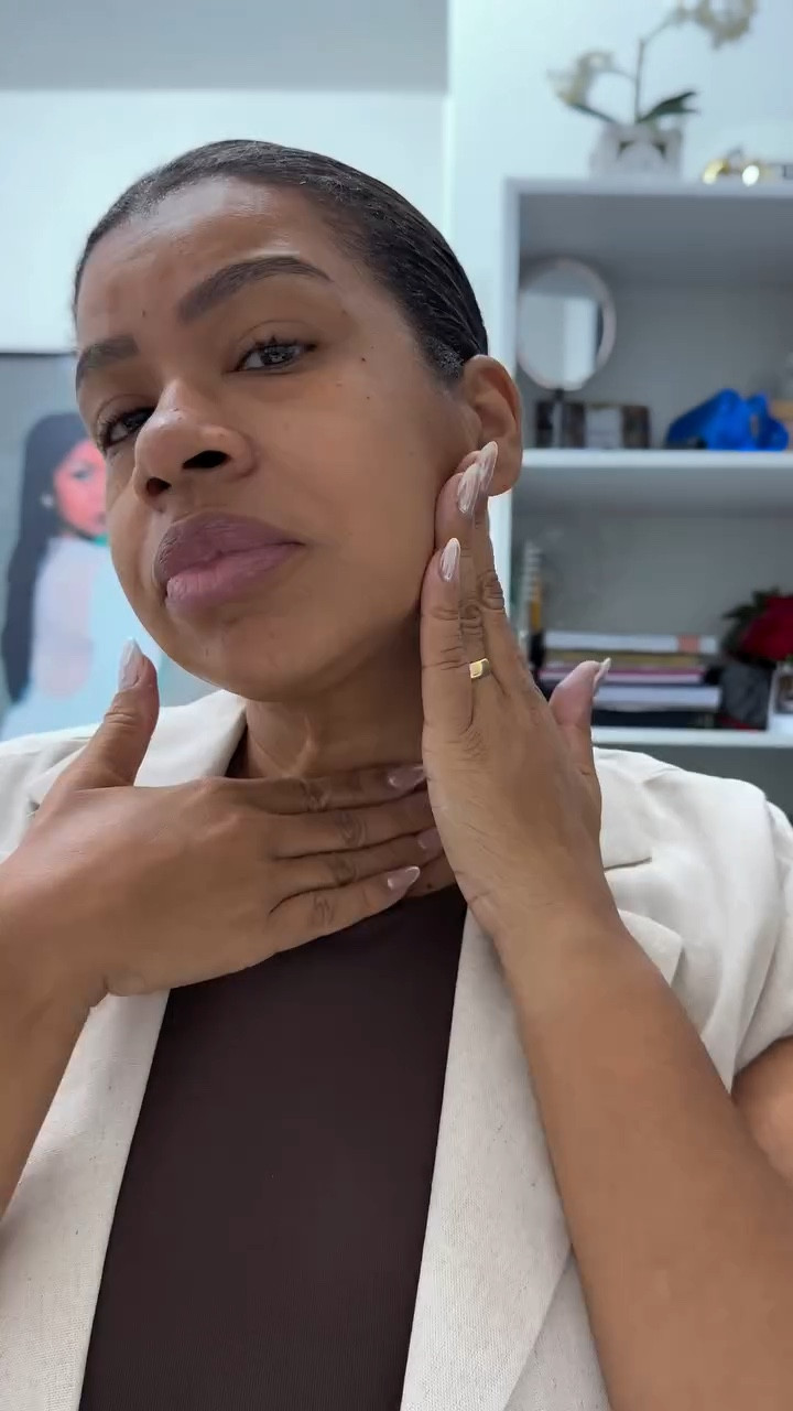 Quer saber como arrasar em 5 minutos? 😍✨ 

Vem comigo! Uma make rápida e prática, usando pouquíssimos produtos, mas com um resultado INCRÍVEL! 💄💥 Porque a gente pode, SIM, estar linda com o mínimo de esforço! Quem quiser o link dos produtos, comenta aqui! 👇

#MakeRápida #BelezaReal #DicaDeBeleza