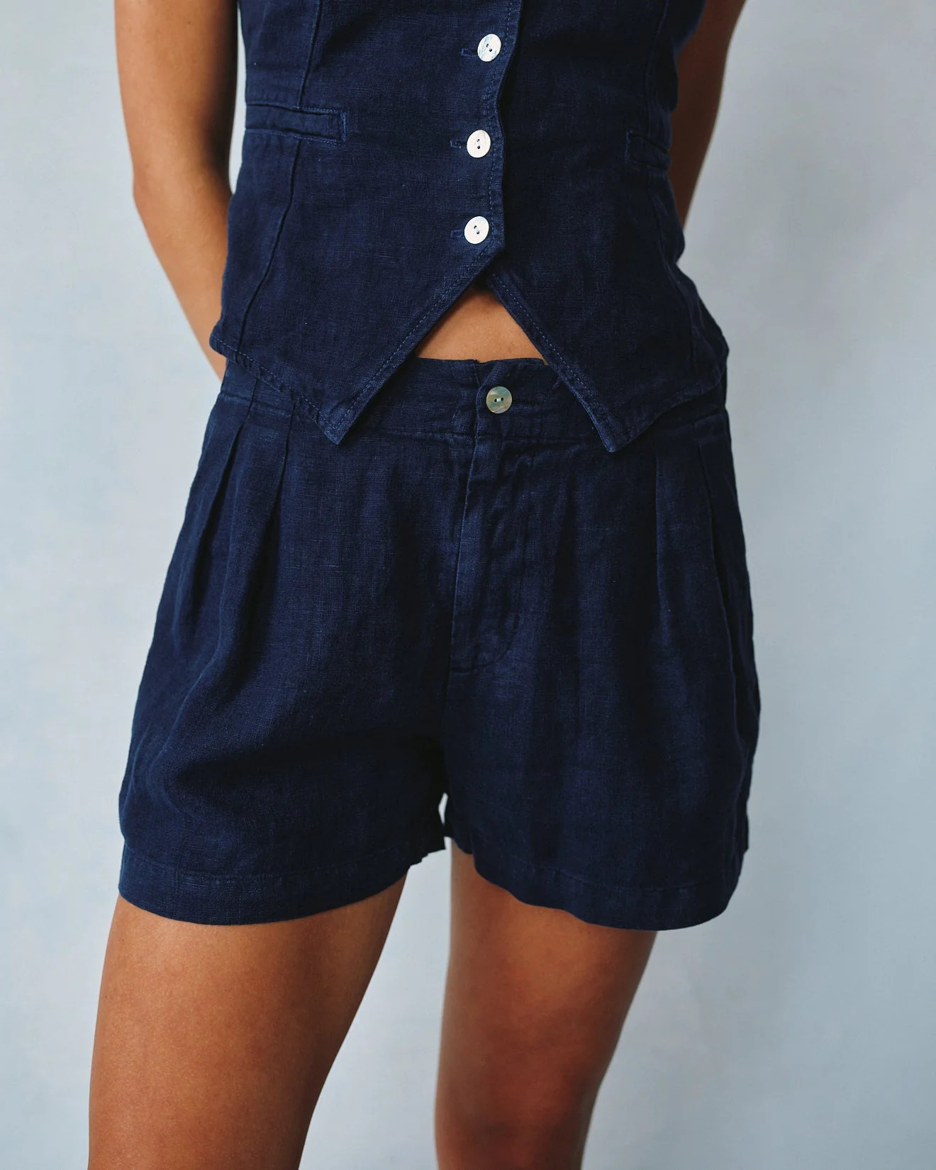 Double Pleat Short - Italian Navy | Bella Dahl