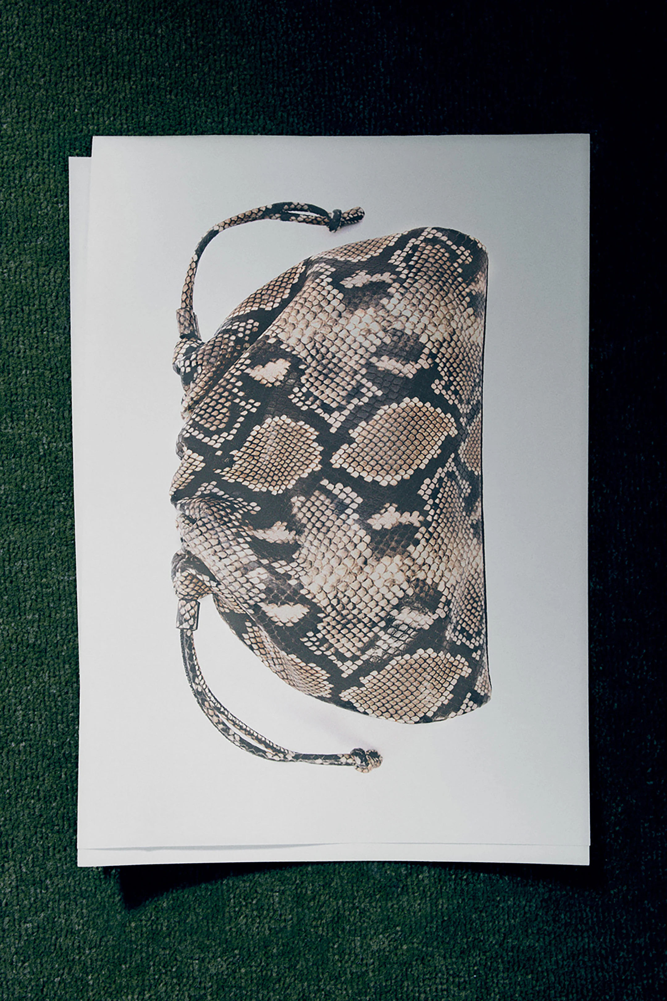 MINI CAVATELLI CLUTCH - LEATHER - SNAKE EFFECT | COS (EU)