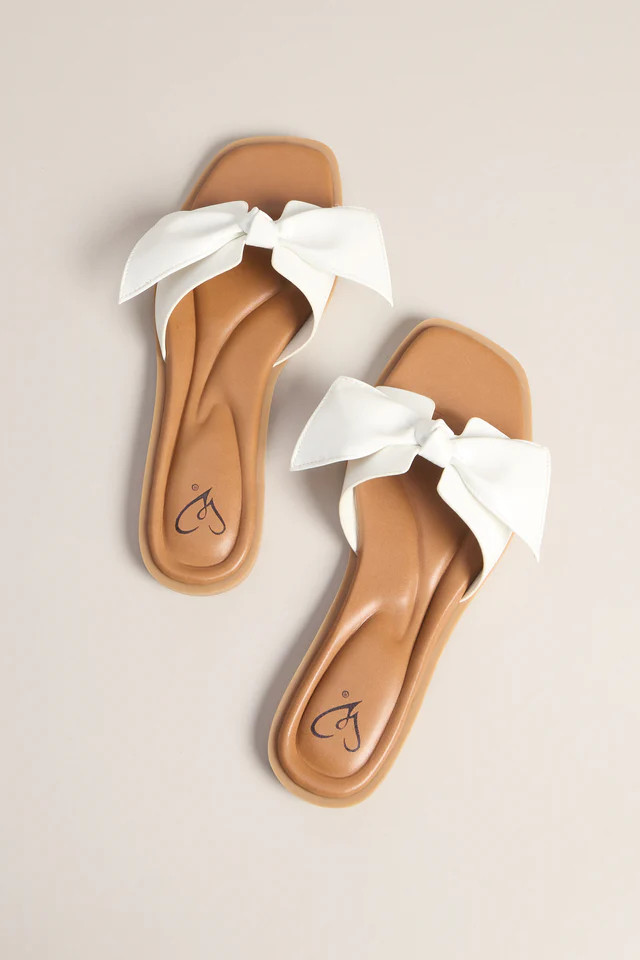 Sun Plans Bow Flat Sandals | Windsor Stores