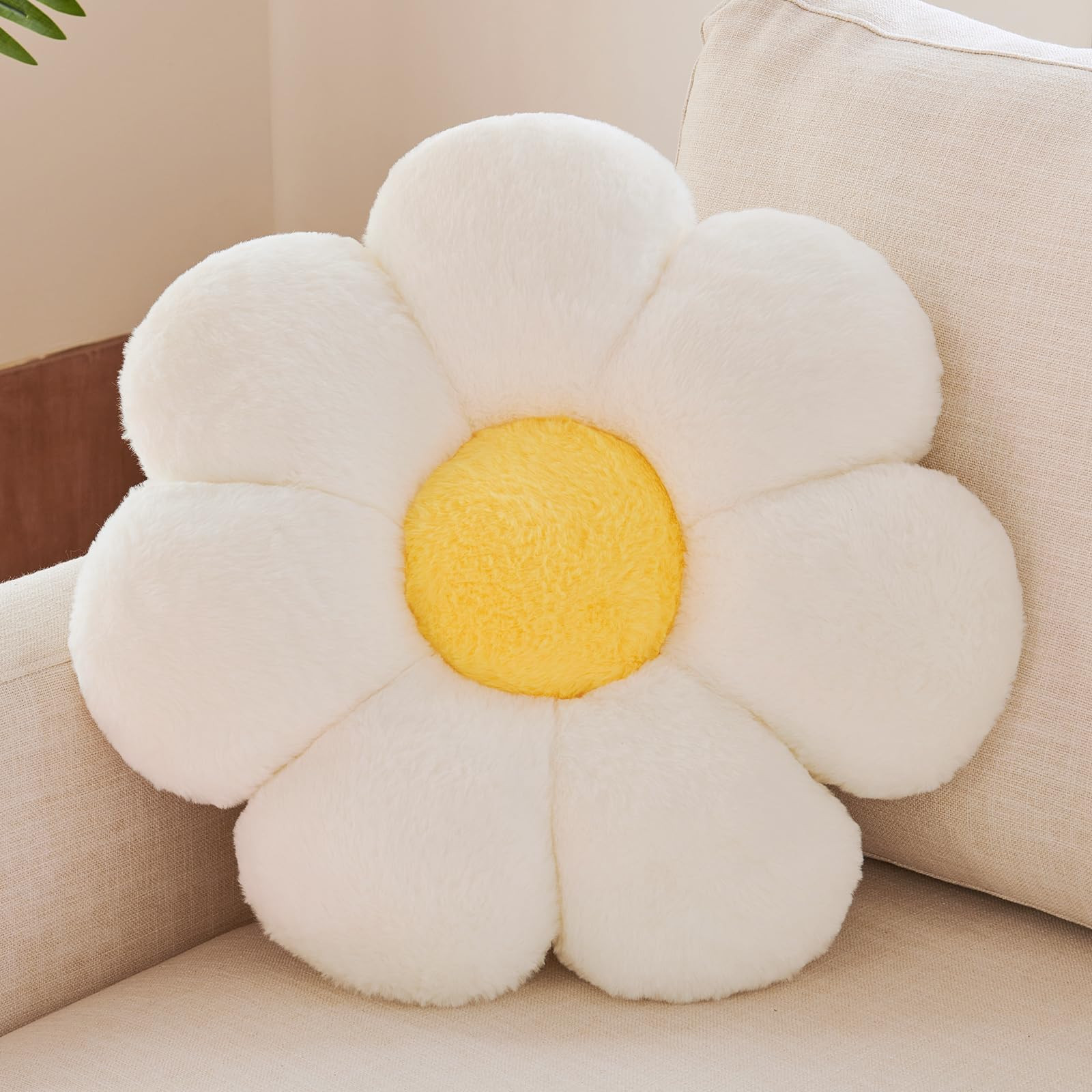 Xuyier Cute Daisy Shaped Pillows, 14.9" Decorative Throw Pillows for Bed & Couch, Aesthetic Fun D... | Amazon (US)