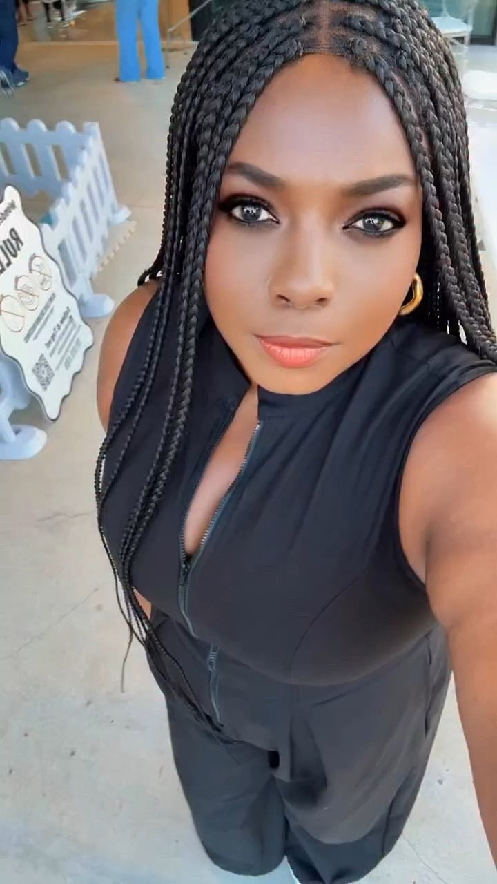 Not even in the mood but I still stepped out looking like this 🖤✨

@amazonfashion 

#ootd #houstonlifestylecreator #reels #explorepage #over40fashion 

houston lifestyle black girl outfit casual jumpsuit everyday fashion effortless style outfit of the day.