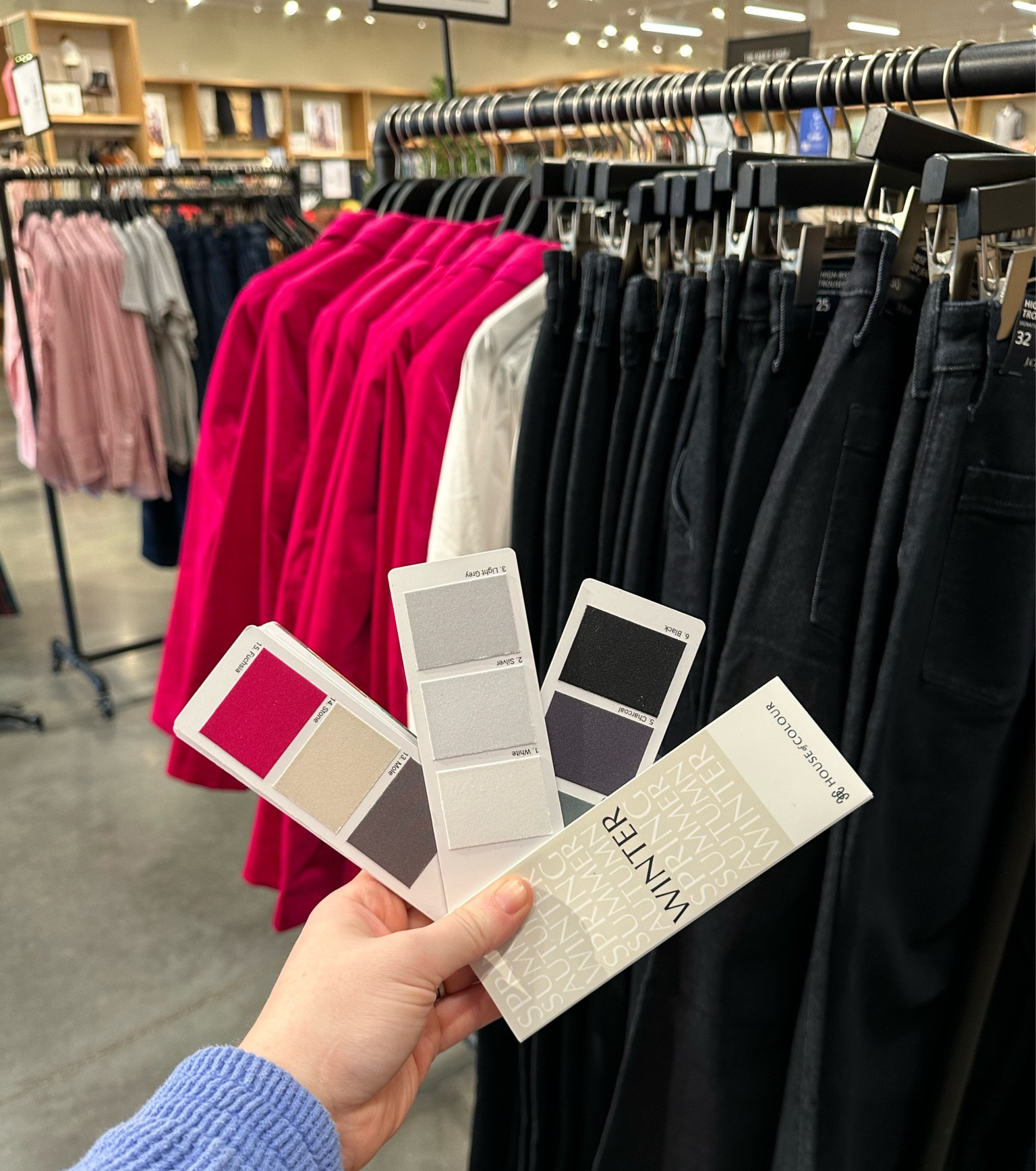 When J.Crew understands why a bright, light and dark looks so good together. Gorgeous pieces for #hocwinter  #ltkholiday 

#LTKFindsUnder50