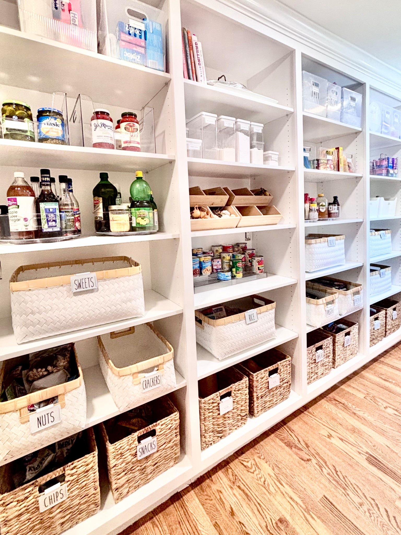A beautifully organized butlers pantry !

#LTKHome