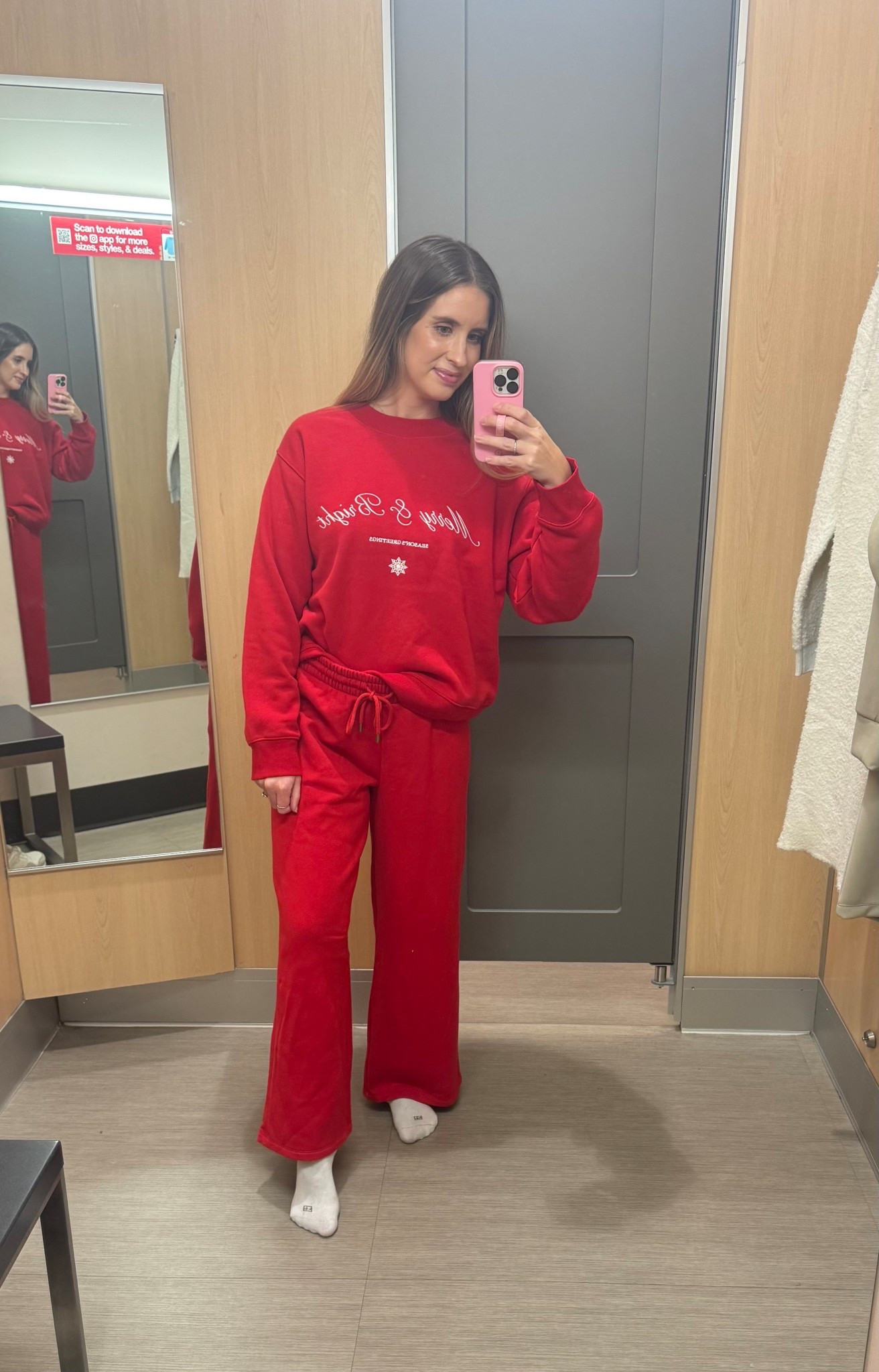 Wrapped in red, sipping something warm, and soaking up every cozy Christmas moment. This lounge set is basically a holiday hug 🤍 Shop it while it’s still in stock.

#LTKmomlife #LTKootd #LTKHoliday