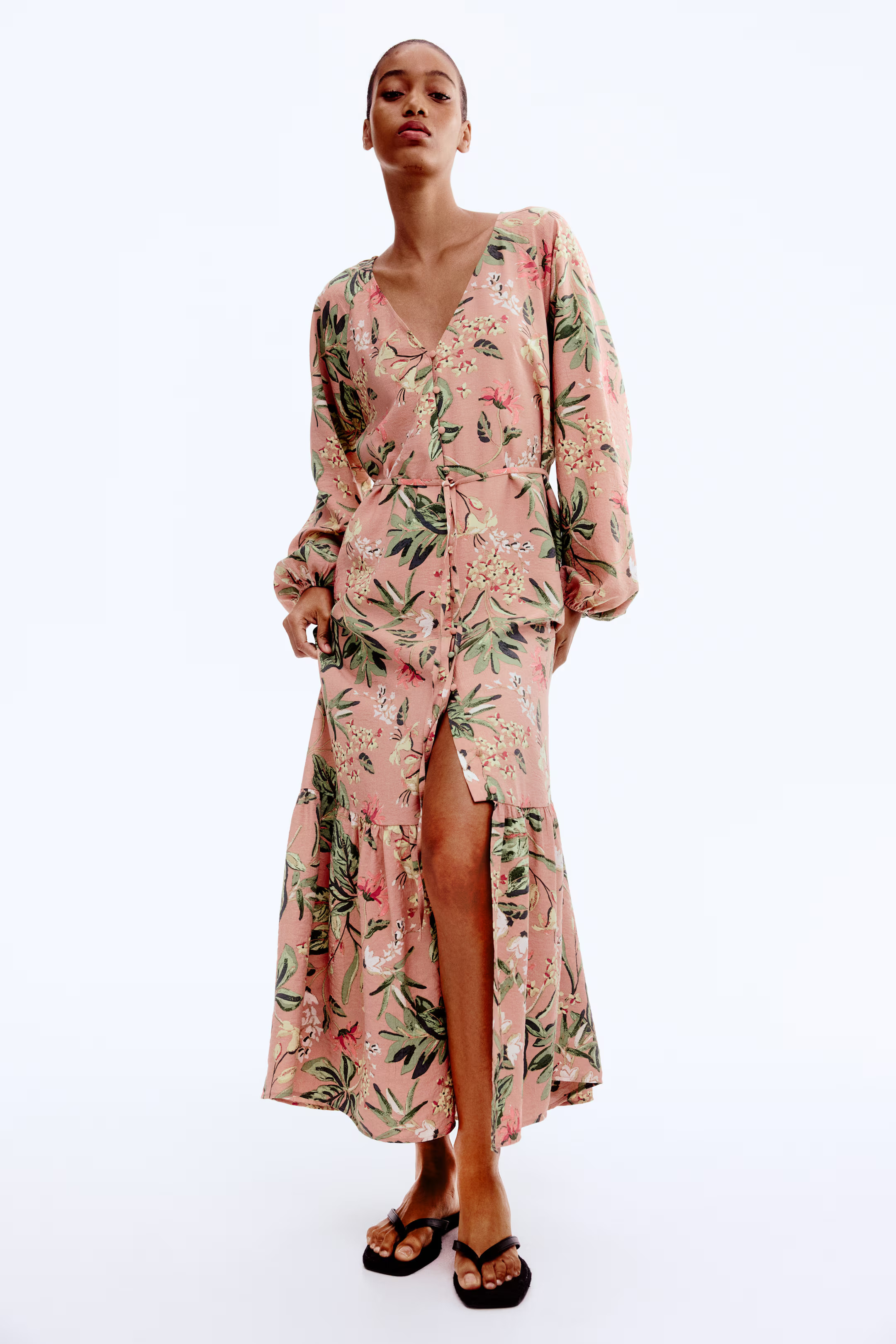 Tie-belt crêpe dress | H&M (UK, MY, IN, SG, PH, TW, HK)