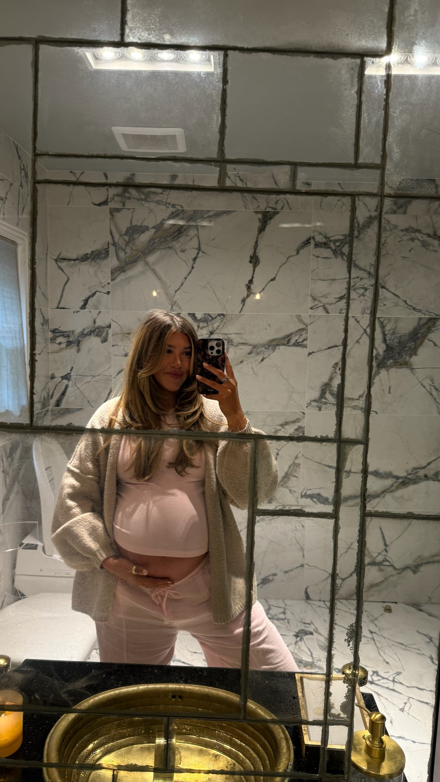 Hair day OOTD!! Love this bump friendly set! 

 #LTKU #LTKStyleTip #LTKBump