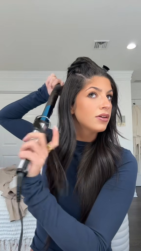 Clamp curling irons for the win !! 🫶🏼🤩💞

#hair #curling #haircurling #clampcurlingiron #hairtutorial 

#LTKMostLoved #LTKBeauty #LTKStyleTip