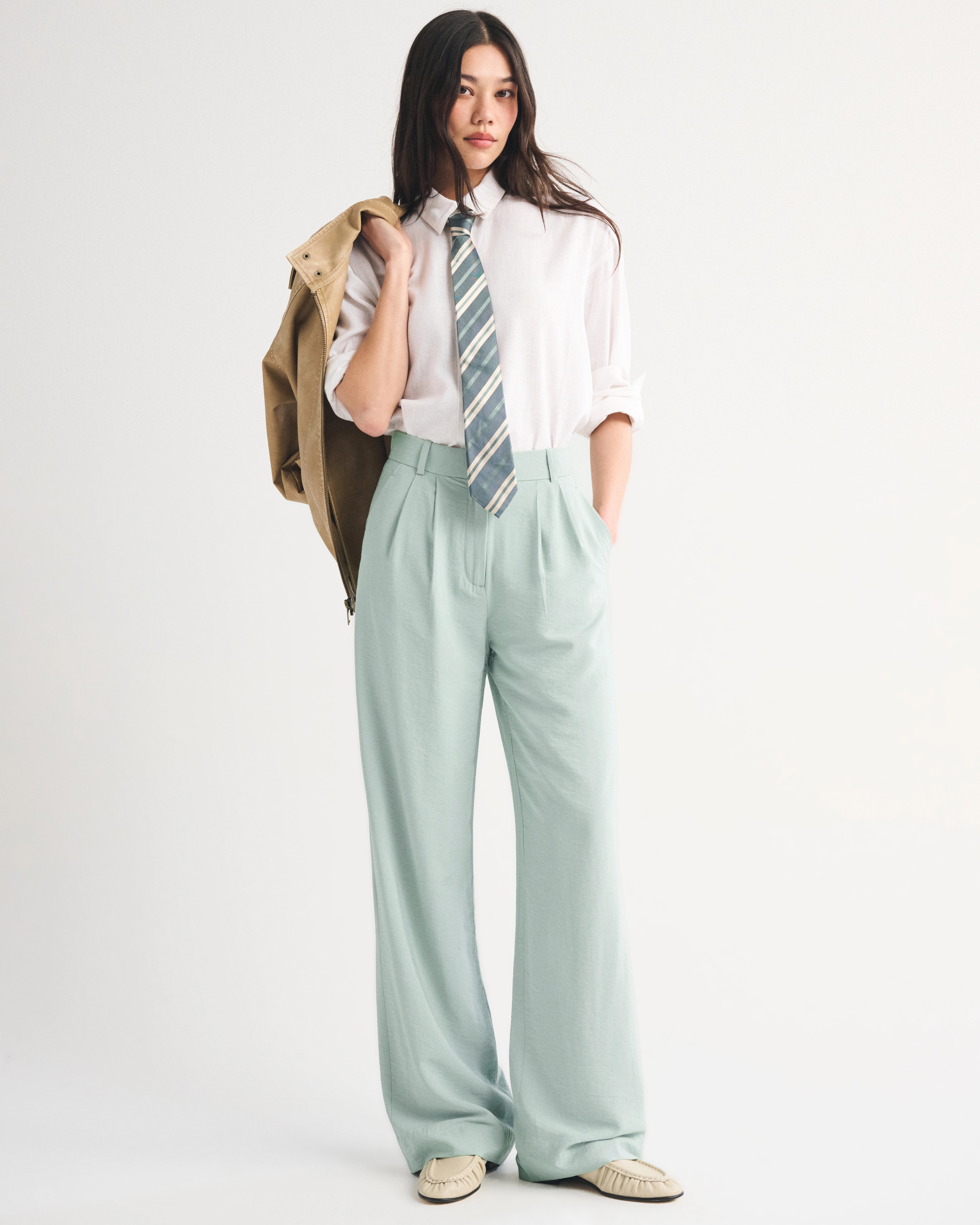 A&F Sloane Crepe Tailored Wide Leg Pant | Abercrombie & Fitch (US)