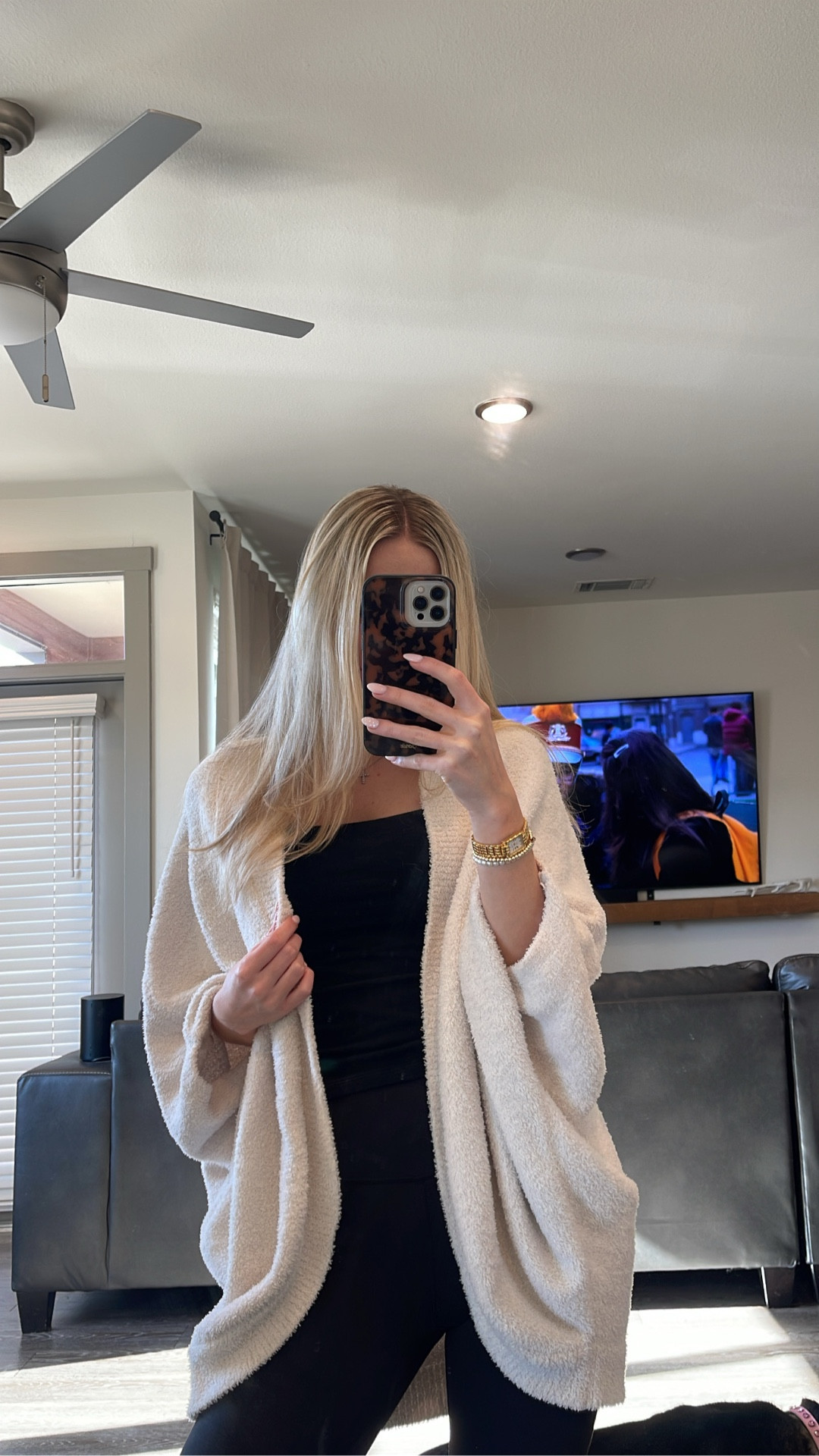 Solid Marshmallow Shrug

Softies cardigan, white long shrug, medium length cardigan, high end cardigan, barefoot dreams cardigan, barefoot dreams shrug, fall fashion, loungewear, cardigan like blanket, butter soft cardigan, soft cardigan, flattering cardigan, fancy cardigan, long cardigan, cardigan with leggings, lounge outfit, comfy outfit, comfy fall outfit, fall fashion essential, white cardigan, cream cardigan, oversized cardigan, medium length oversized cardigan, Morgan Grace Howe

#LTKGiftGuide #LTKTravel #LTKSeasonal