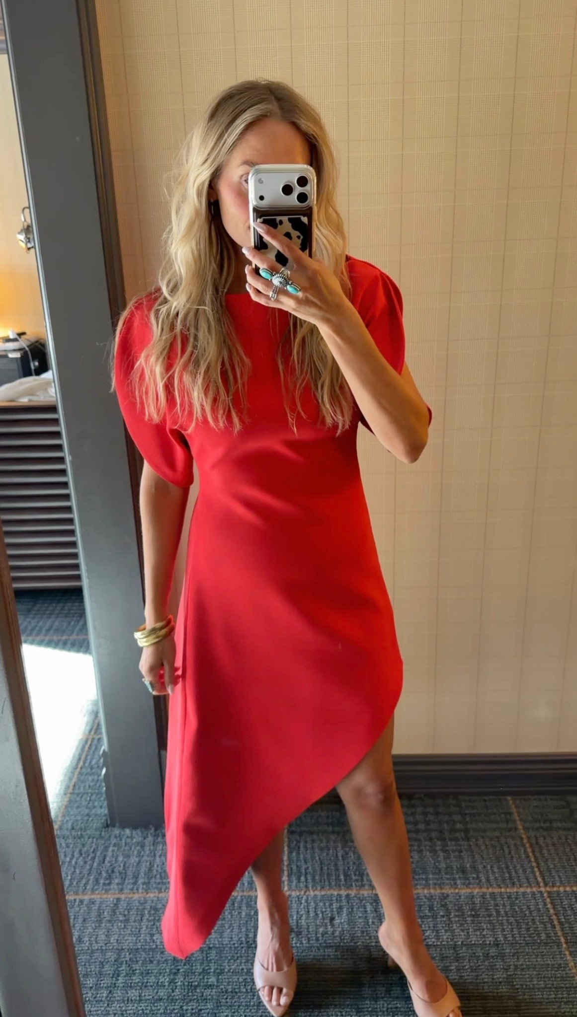 🤍 This Zara dress is one my my favorite dresses I’ve ever worn! 

Size: S / TTS 