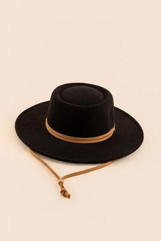 Kyla Faux Felt Boater Chin Cord | Francesca's