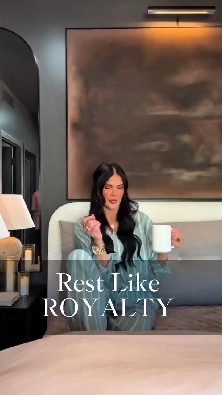 This wedge pillow I snagged on Amazon is a total game changer for comfort and support. It’s ultra‑comfy, super budget‑friendly, and blends perfectly with my neutral home decor. Truly one of those everyday essentials I didn’t know I needed, and now I’m obsessed 🥰


#wedgepillow #comfortessentials #amazonhomefinds #homedecorinspiration #bedroomstyle #neutraldecor #pillowperfection #interiordesigntrends

#summerthompsonstyles

#LTKHome #LTKmorningroutine #LTKselfcare